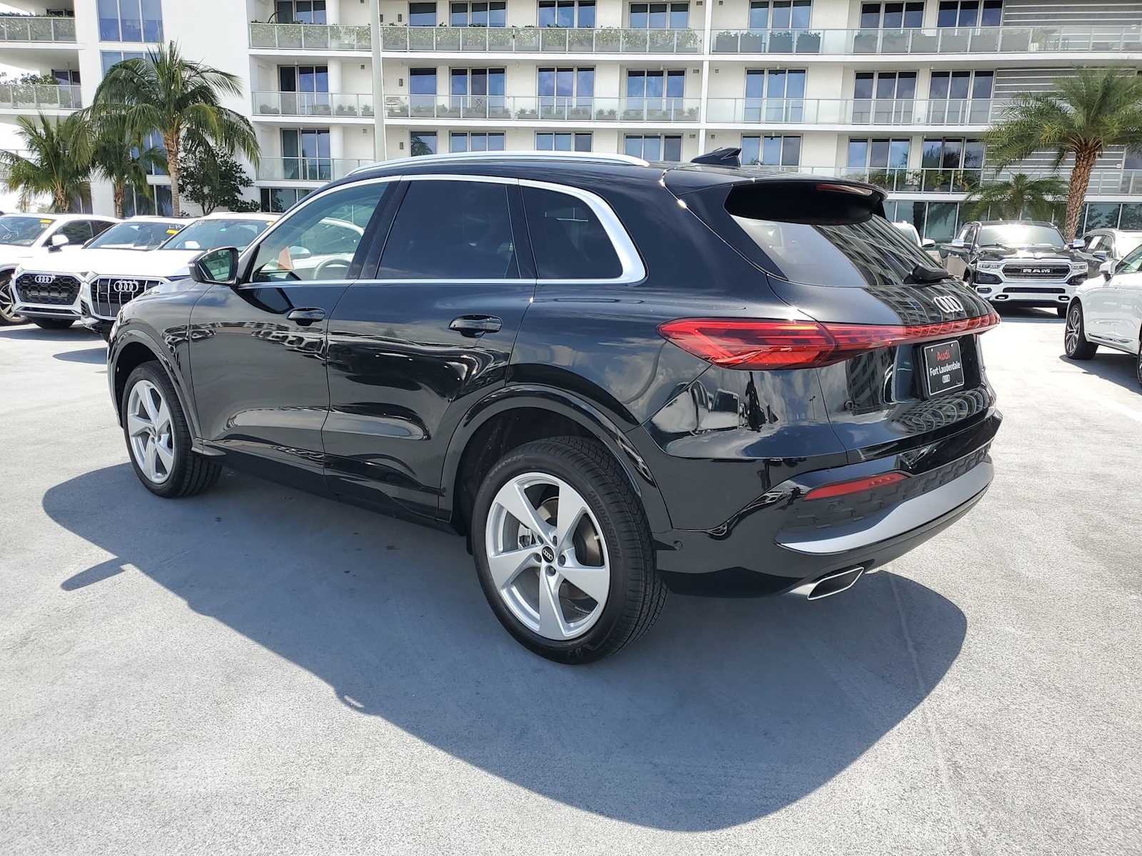 Thumbnail: 2025 Audi Q5 - 4