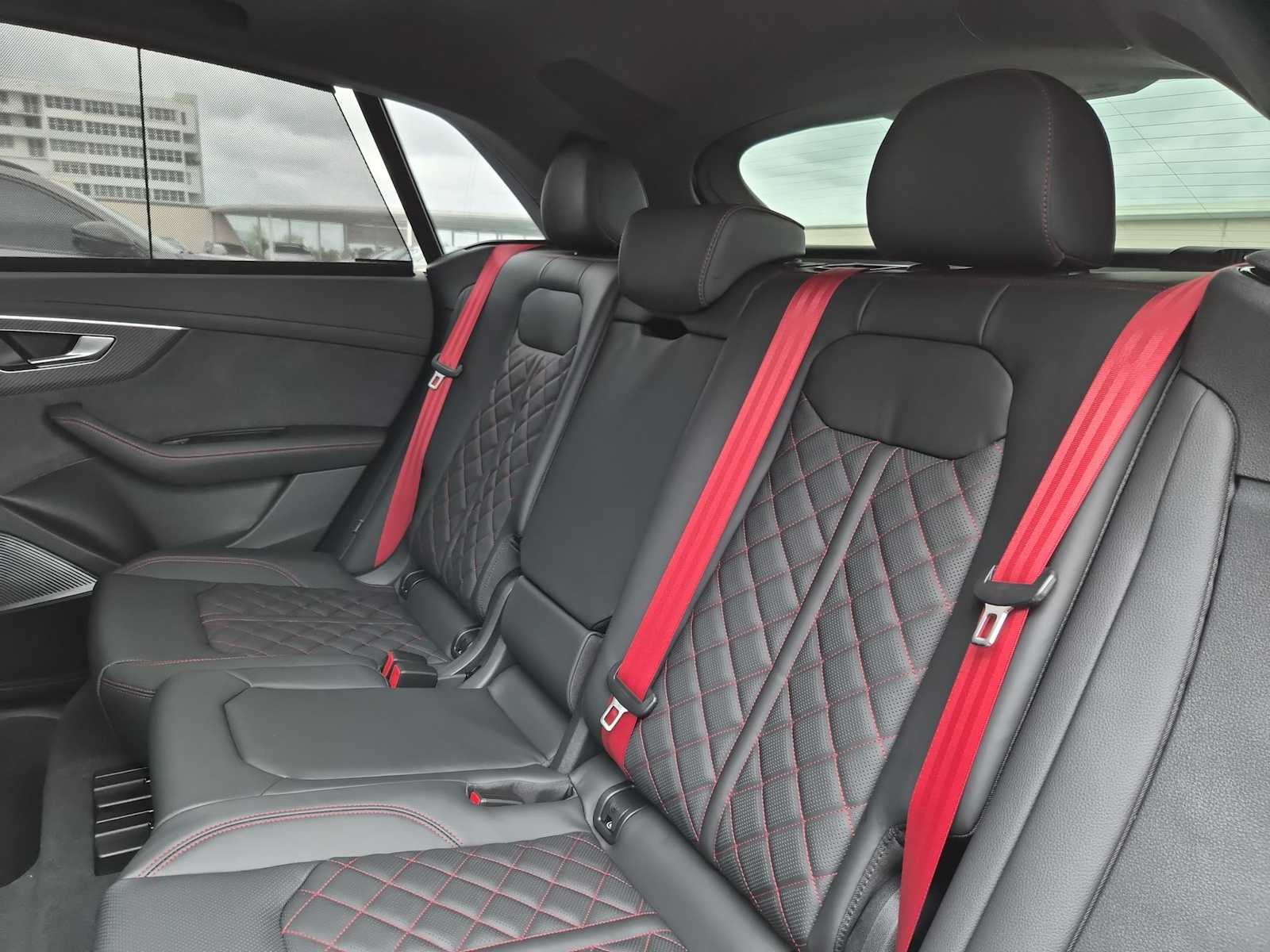 Thumbnail: 2026 Audi SQ8 - 19