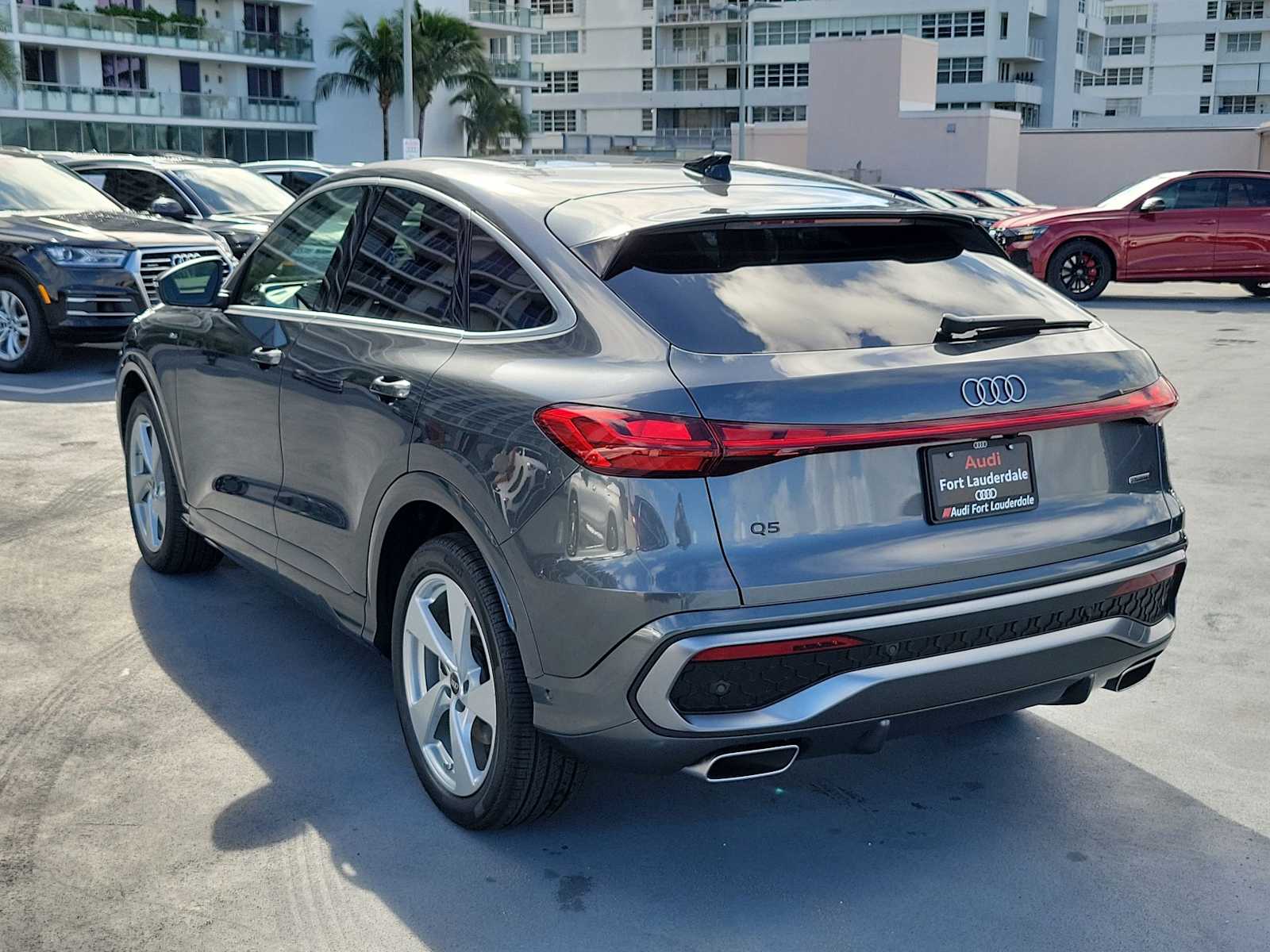Thumbnail: 2025 Audi Q5 - 4