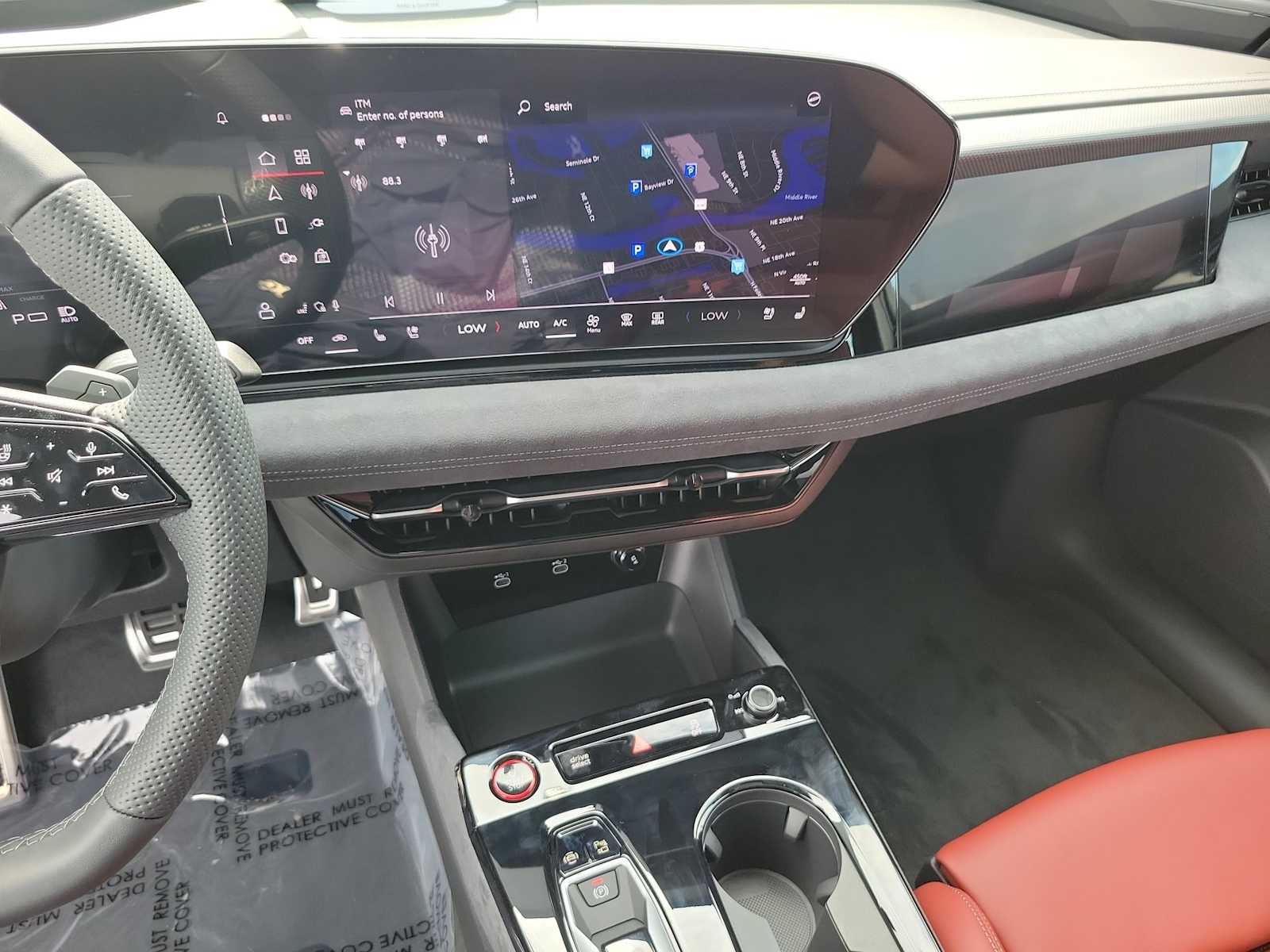 Thumbnail: 2025 Audi e-tron S - 23