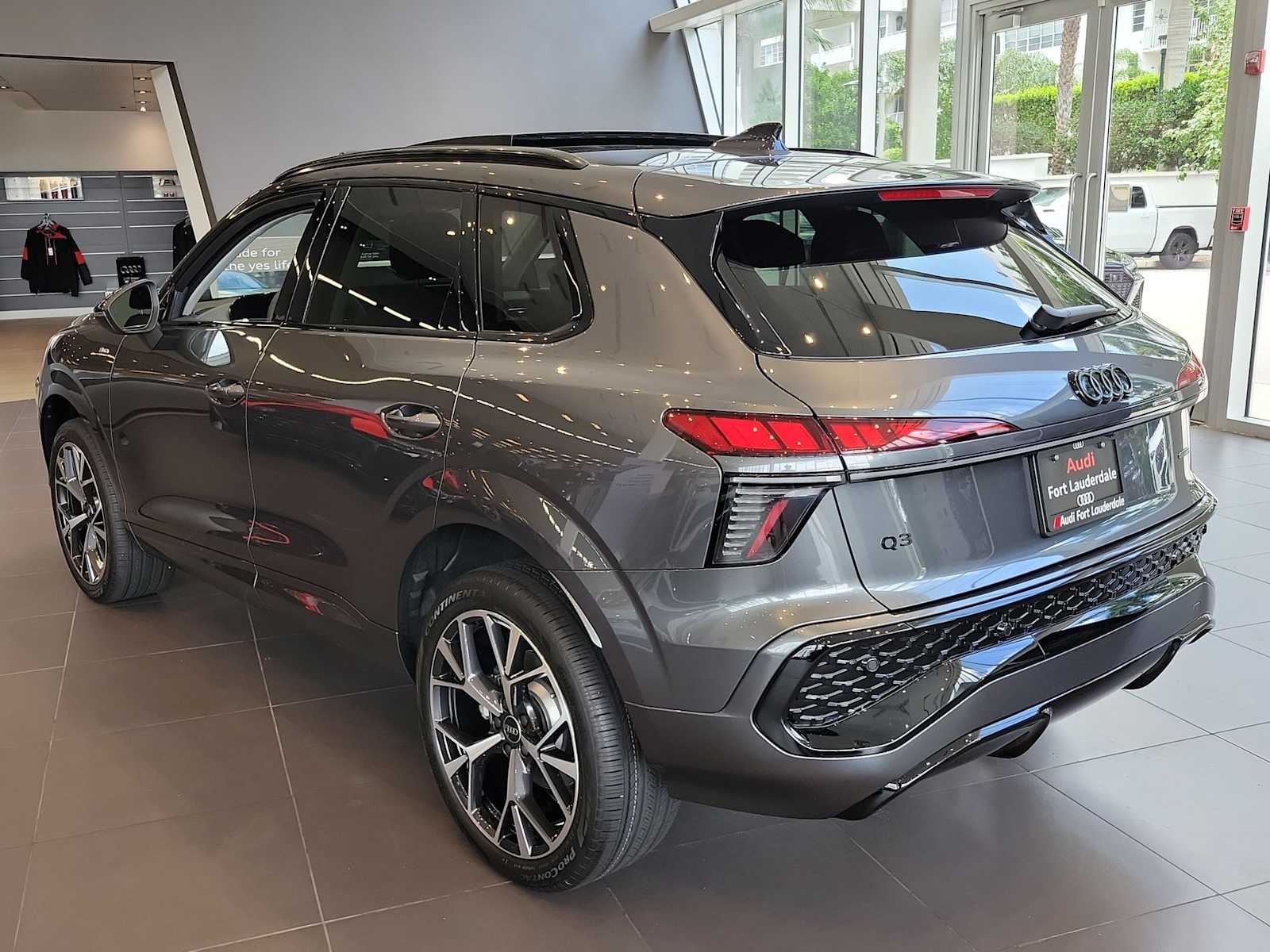 Thumbnail: 2026 Audi Q3 - 4