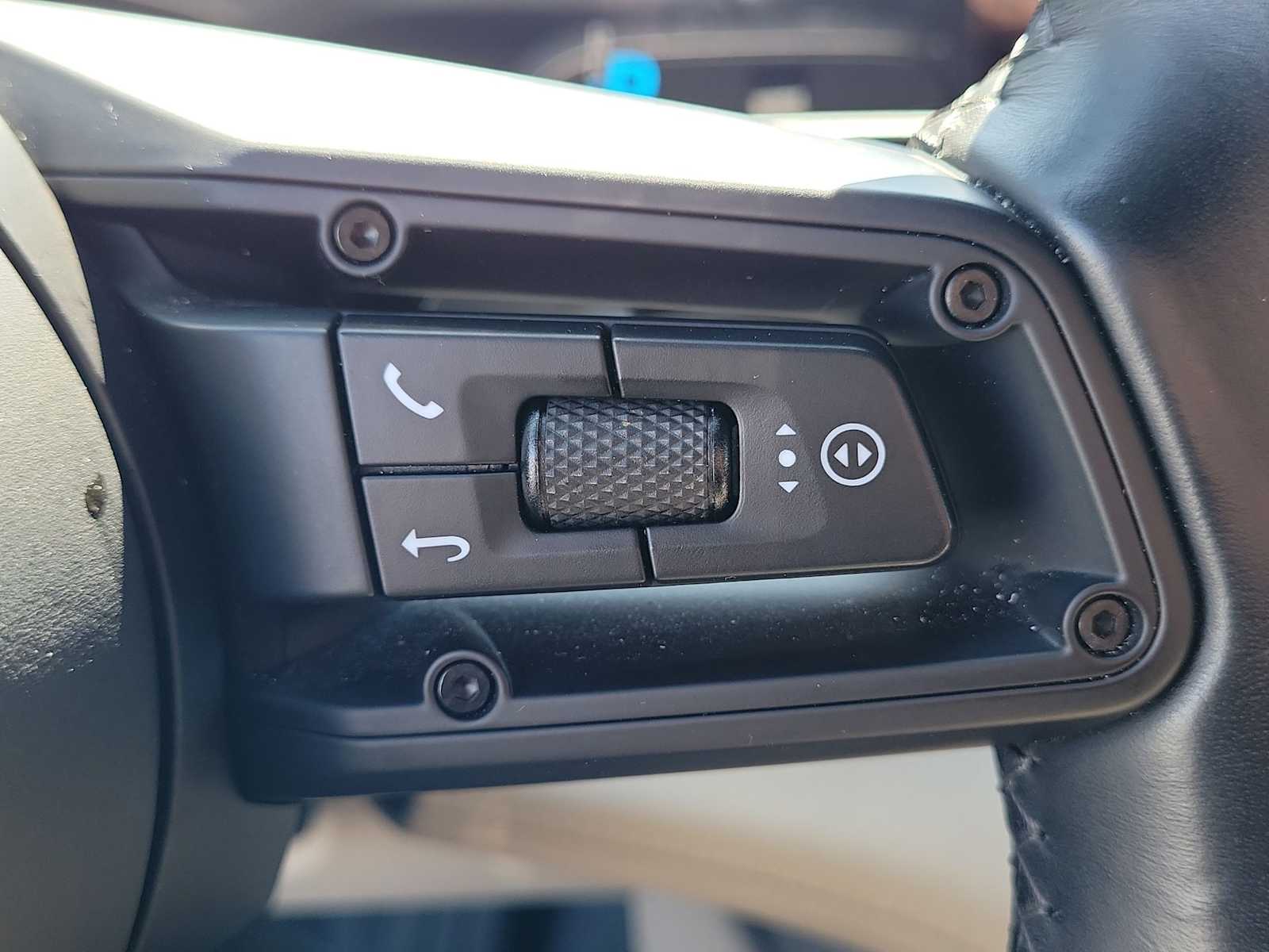 Thumbnail: 2021 Porsche Taycan - 21