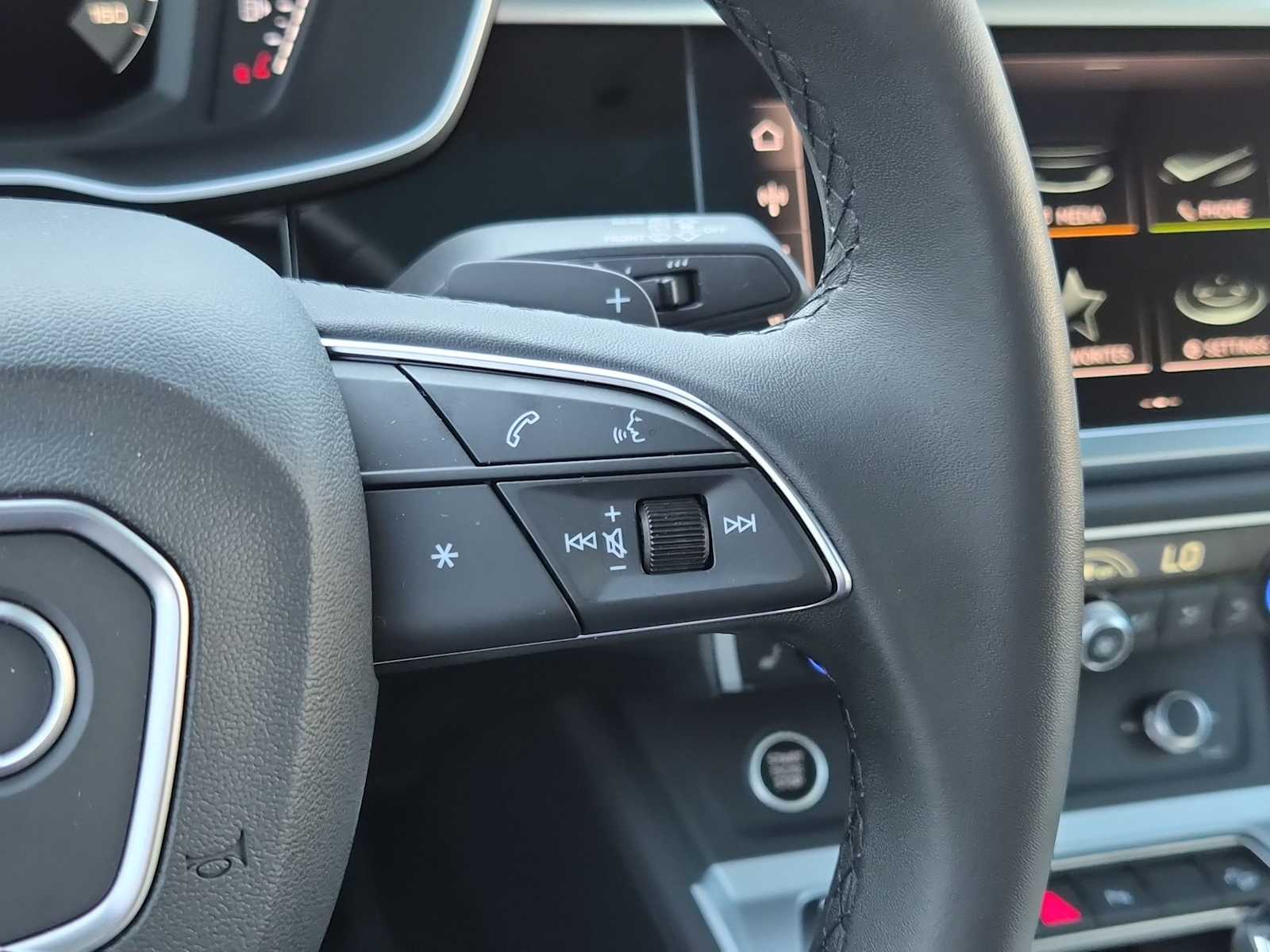 Thumbnail: 2025 Audi Q3 - 22