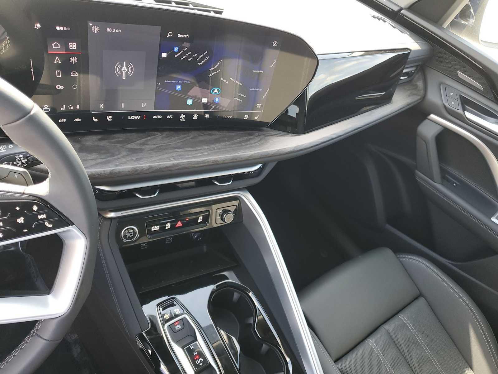 Thumbnail: 2025 Audi Q5 - 23