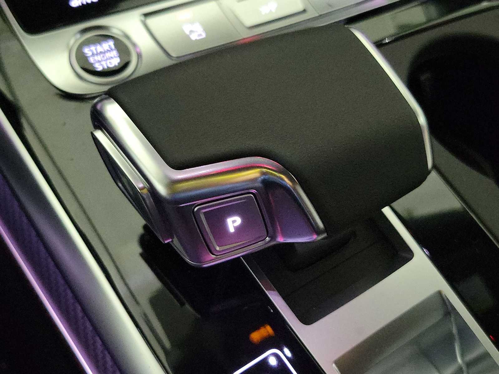 Thumbnail: 2026 Audi Q8 - 25