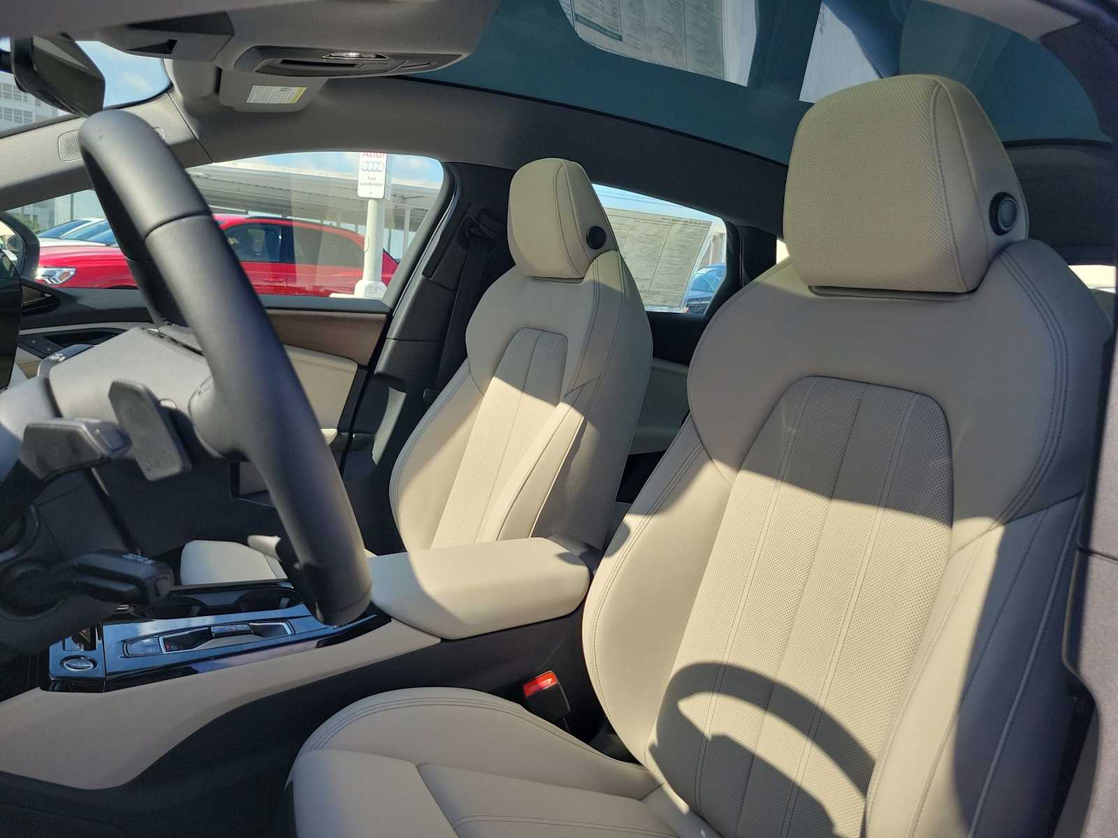 Thumbnail: 2025 Audi e-tron - 15