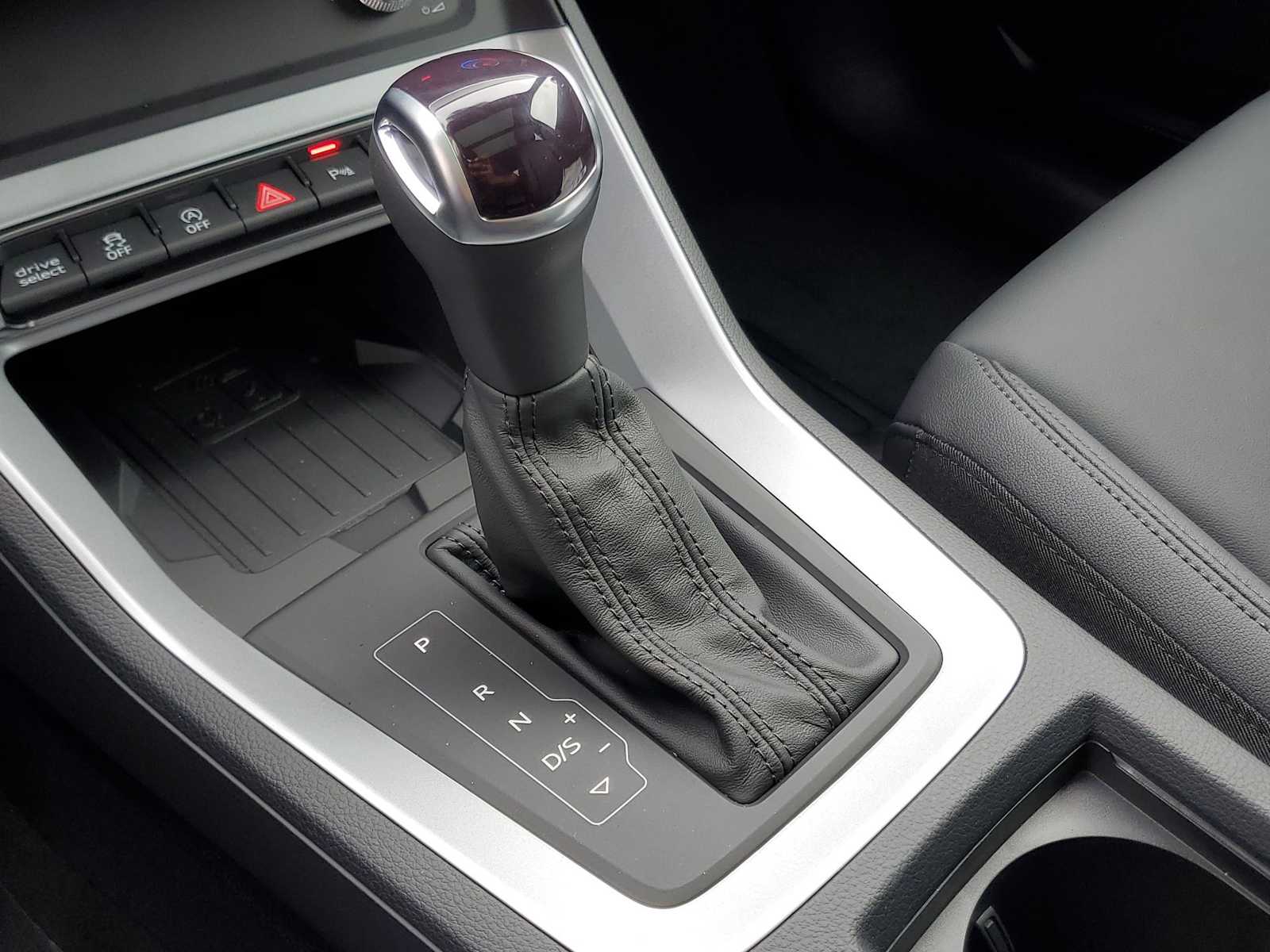 Thumbnail: 2024 Audi Q3 - 27