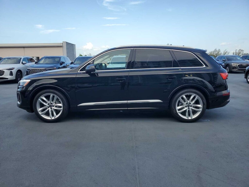 New 2025 Audi Q7 55 Premium Plus SUV