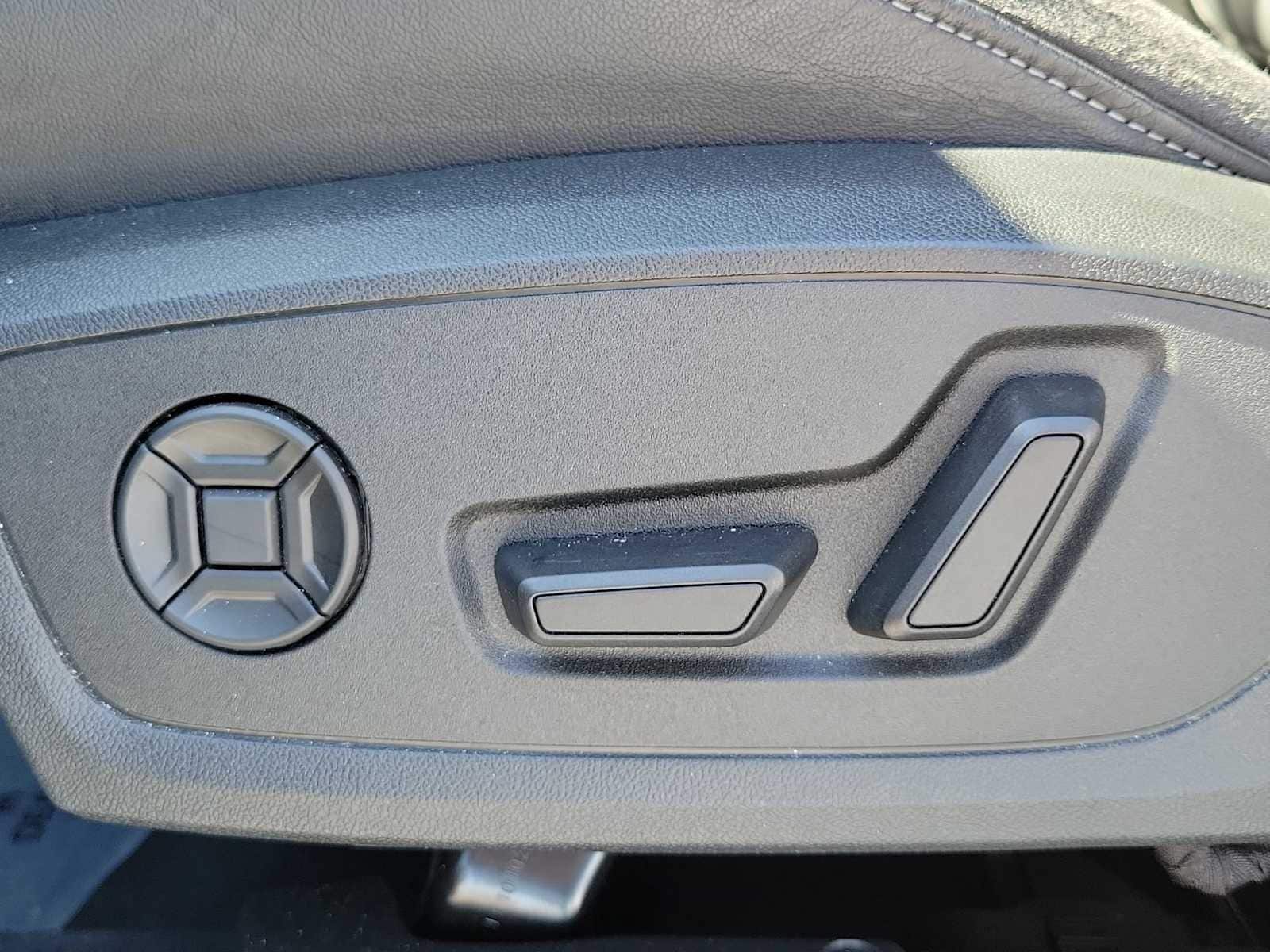 Thumbnail: 2022 Audi Q3 - 16