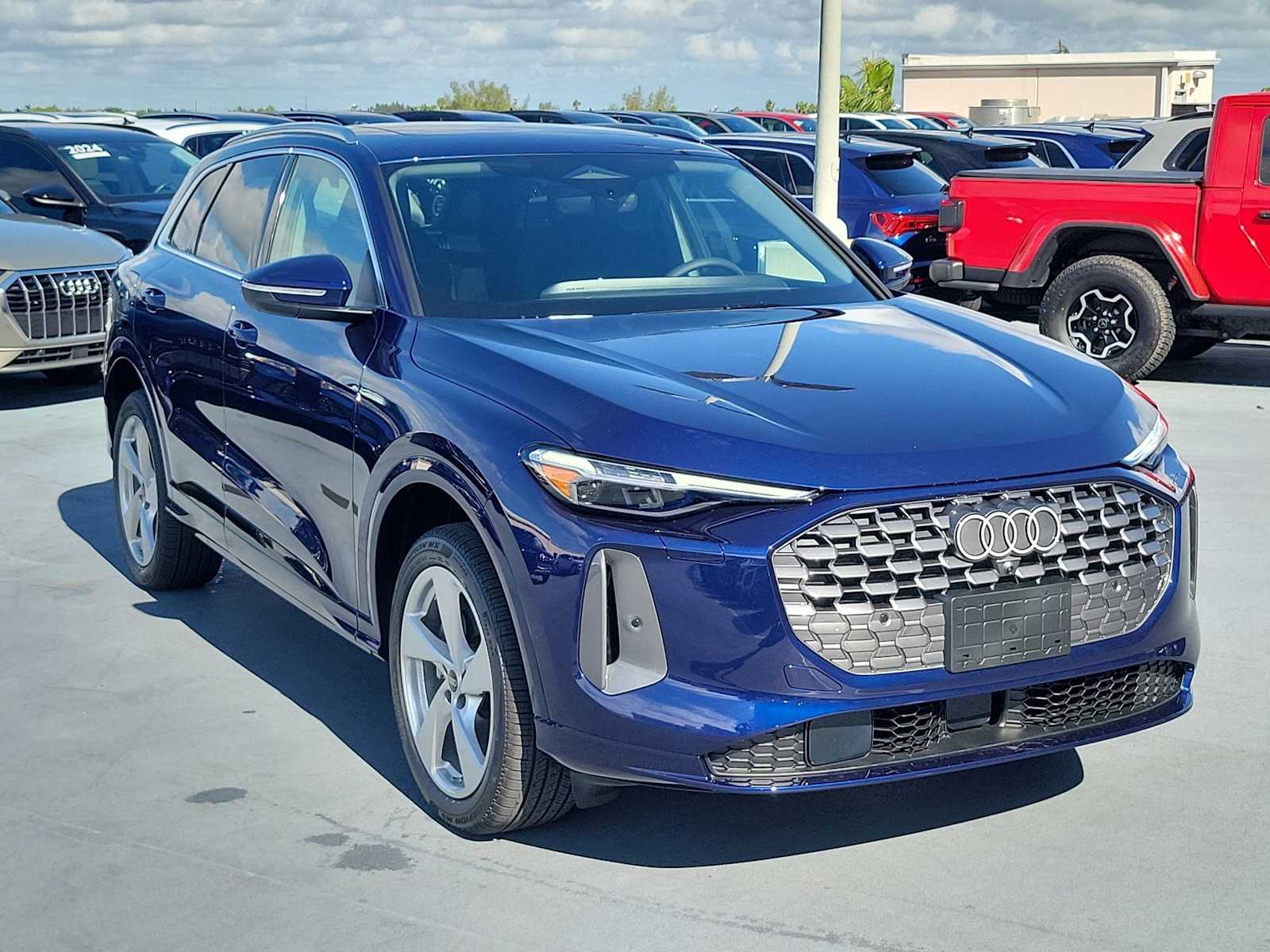 Thumbnail: 2025 Audi Q5 - 8