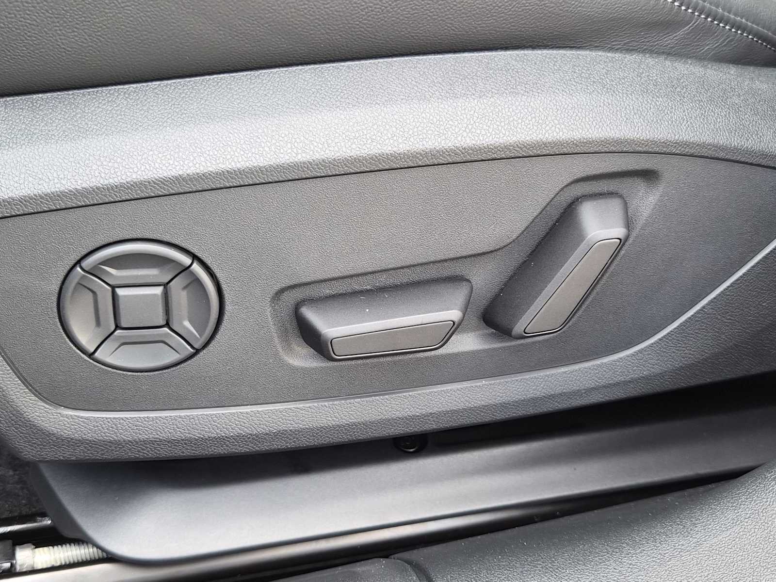 Thumbnail: 2025 Audi S5 - 16