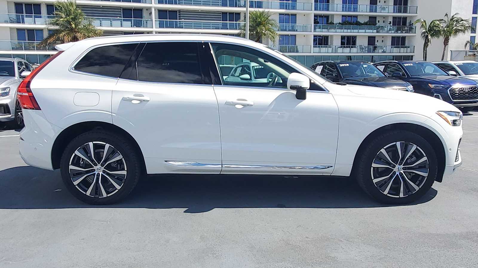 Thumbnail: 2022 Volvo XC60 - 7