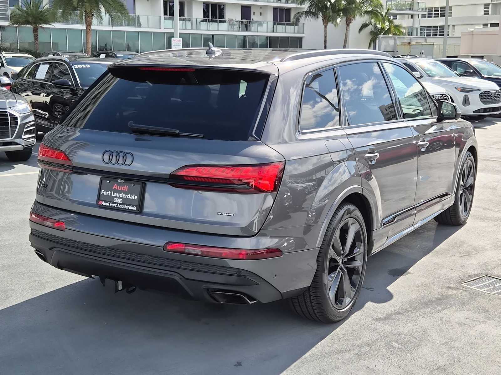 Thumbnail: 2026 Audi Q7 - 6