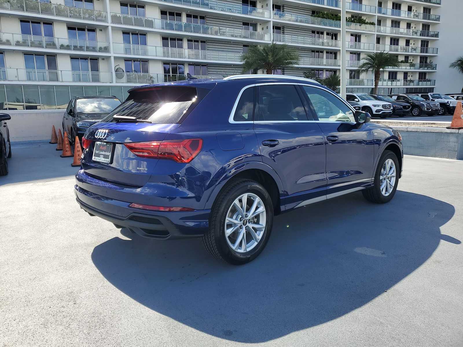 Thumbnail: 2025 Audi Q3 - 6