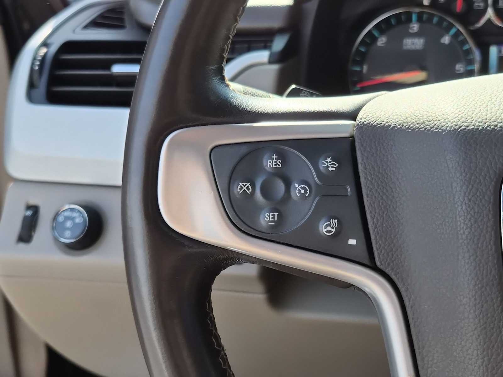 Thumbnail: 2019 GMC Yukon XL - 21