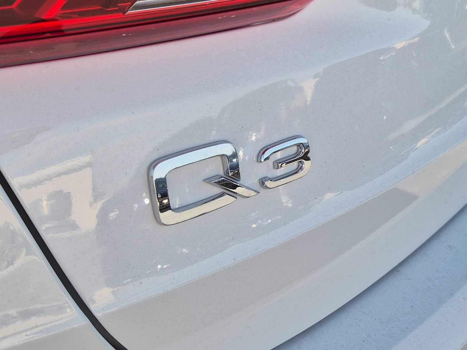 Thumbnail: 2025 Audi Q3 - 10