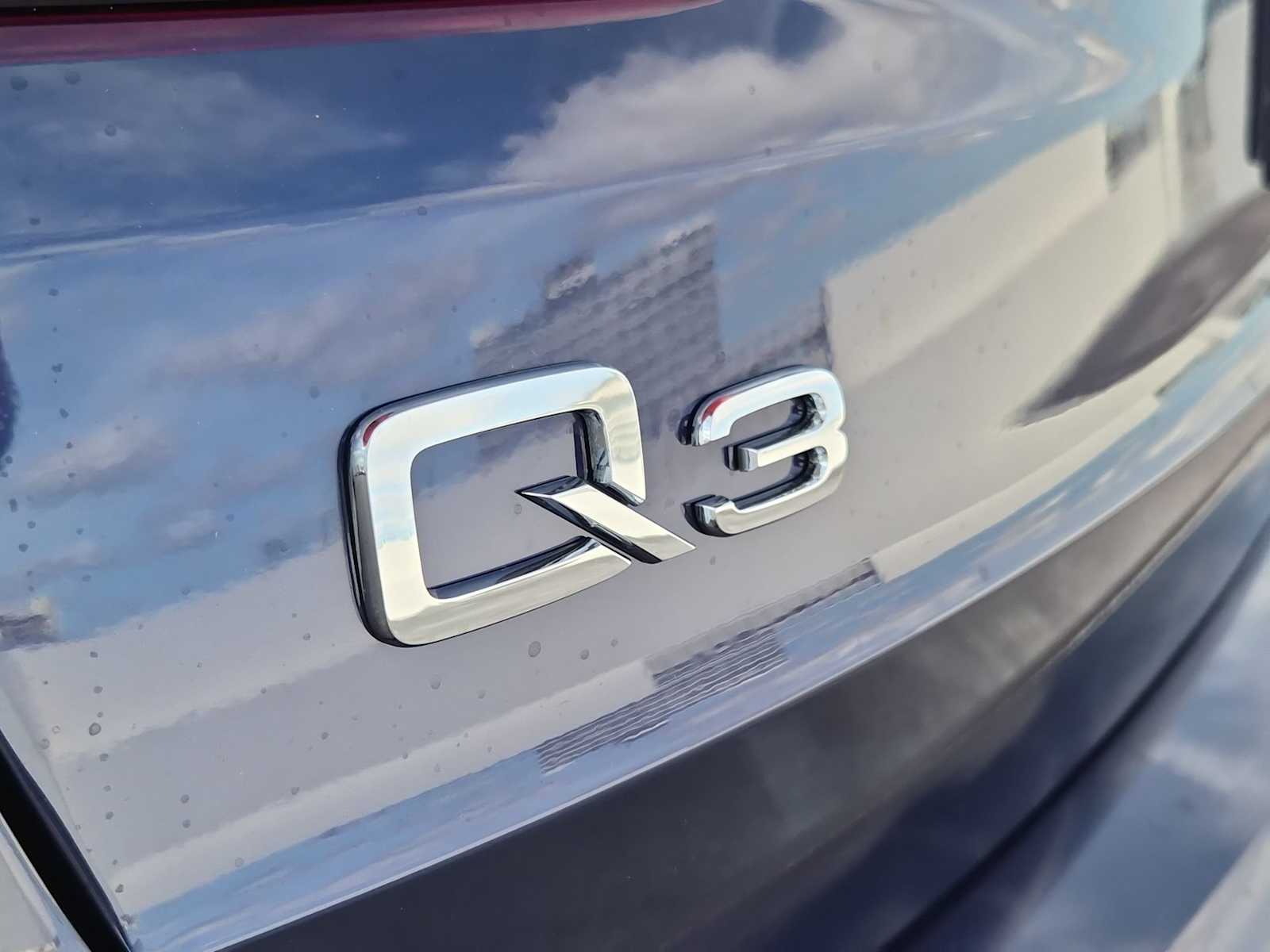 Thumbnail: 2025 Audi Q3 - 10