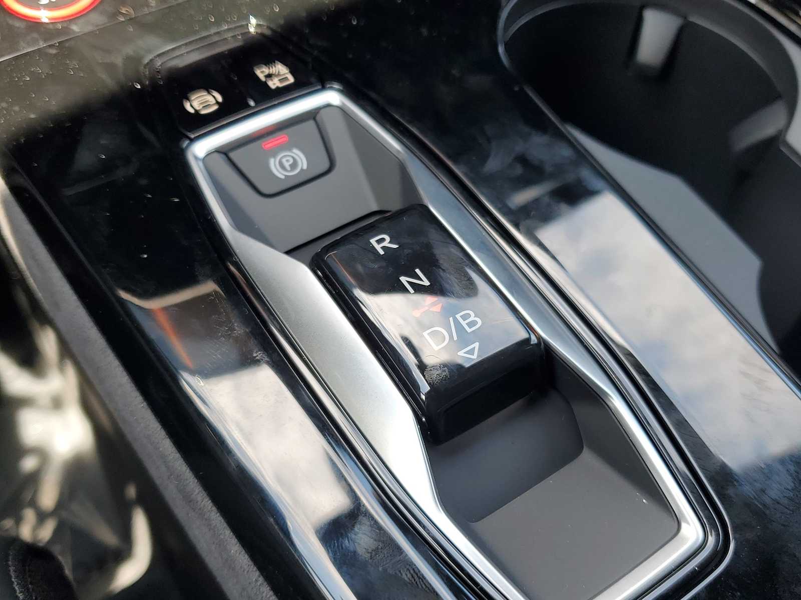 Thumbnail: 2025 Audi SQ6 e-tron - 22