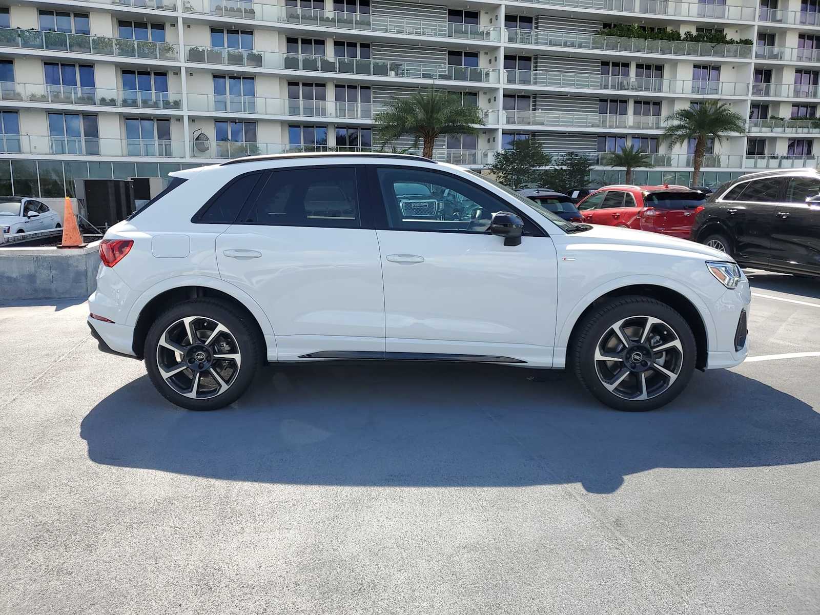 Thumbnail: 2025 Audi Q3 - 7