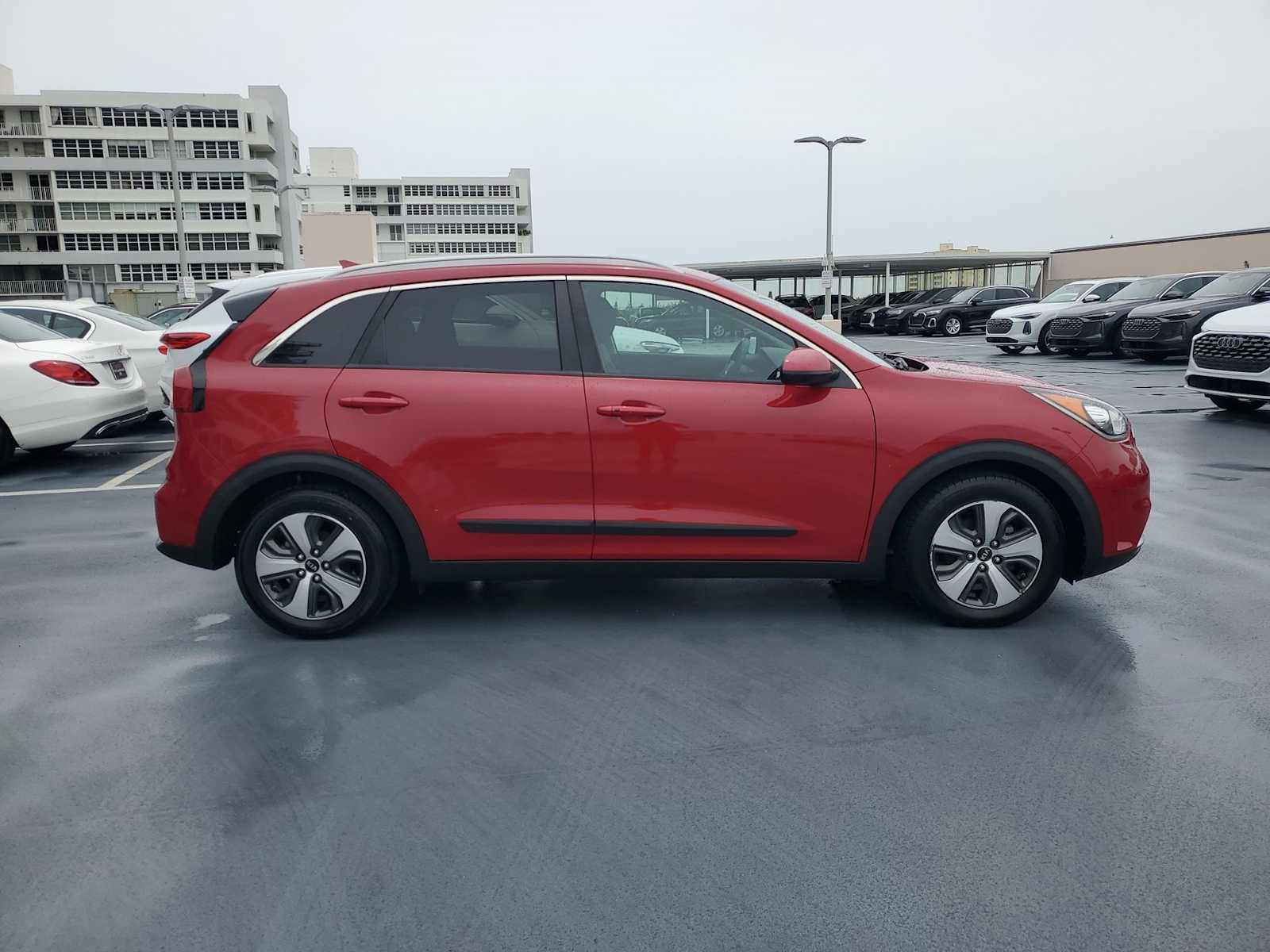 Thumbnail: 2018 Kia Niro - 7