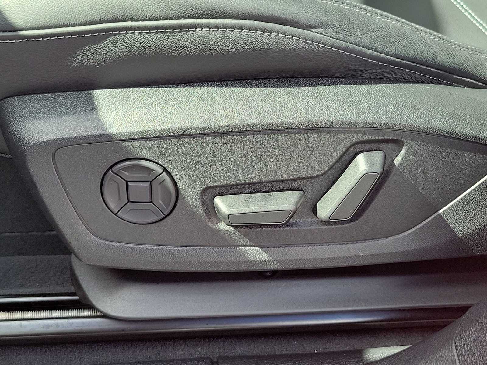 Thumbnail: 2025 Audi Q3 - 16