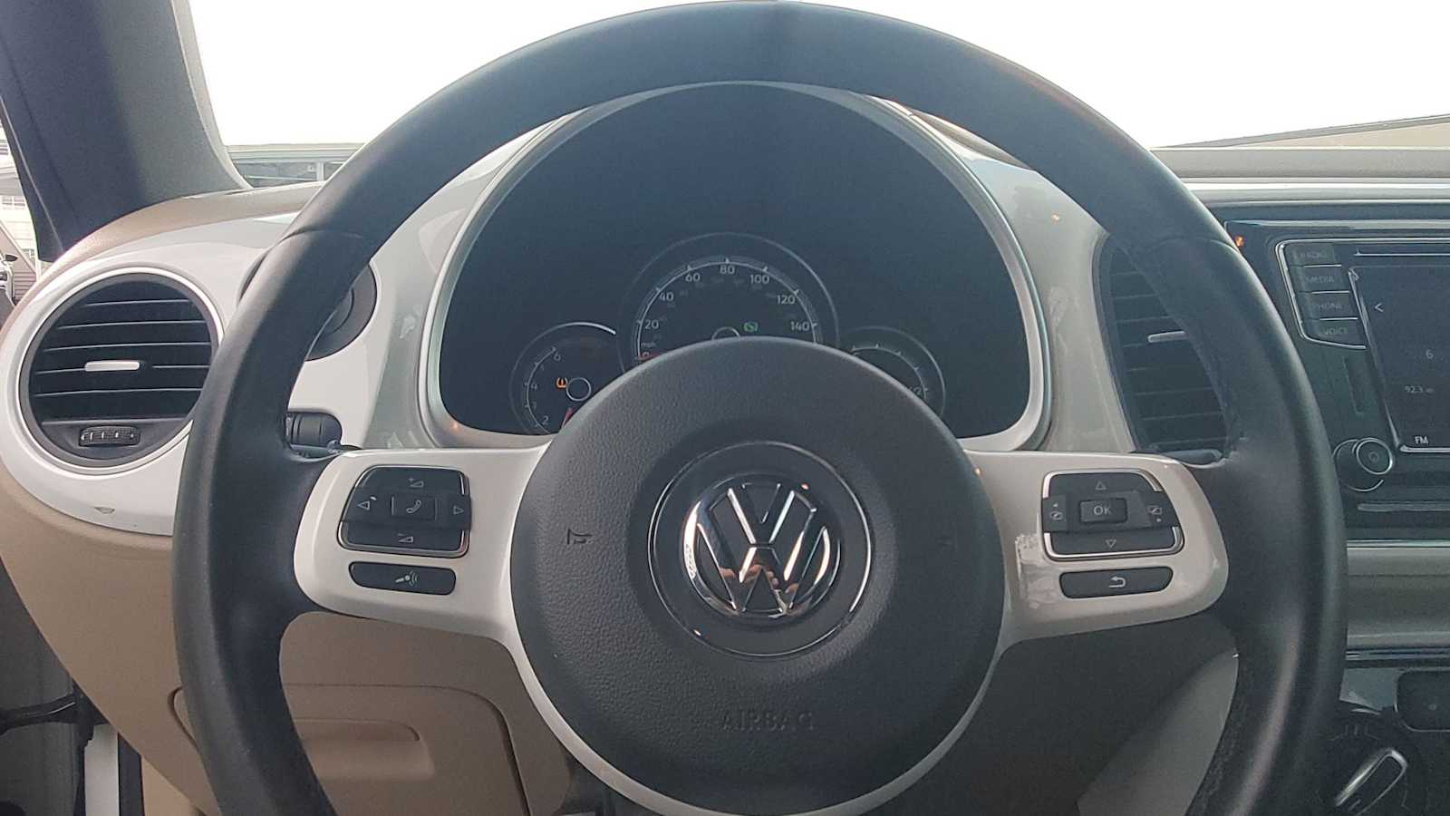 Thumbnail: 2018 Volkswagen Beetle - 22