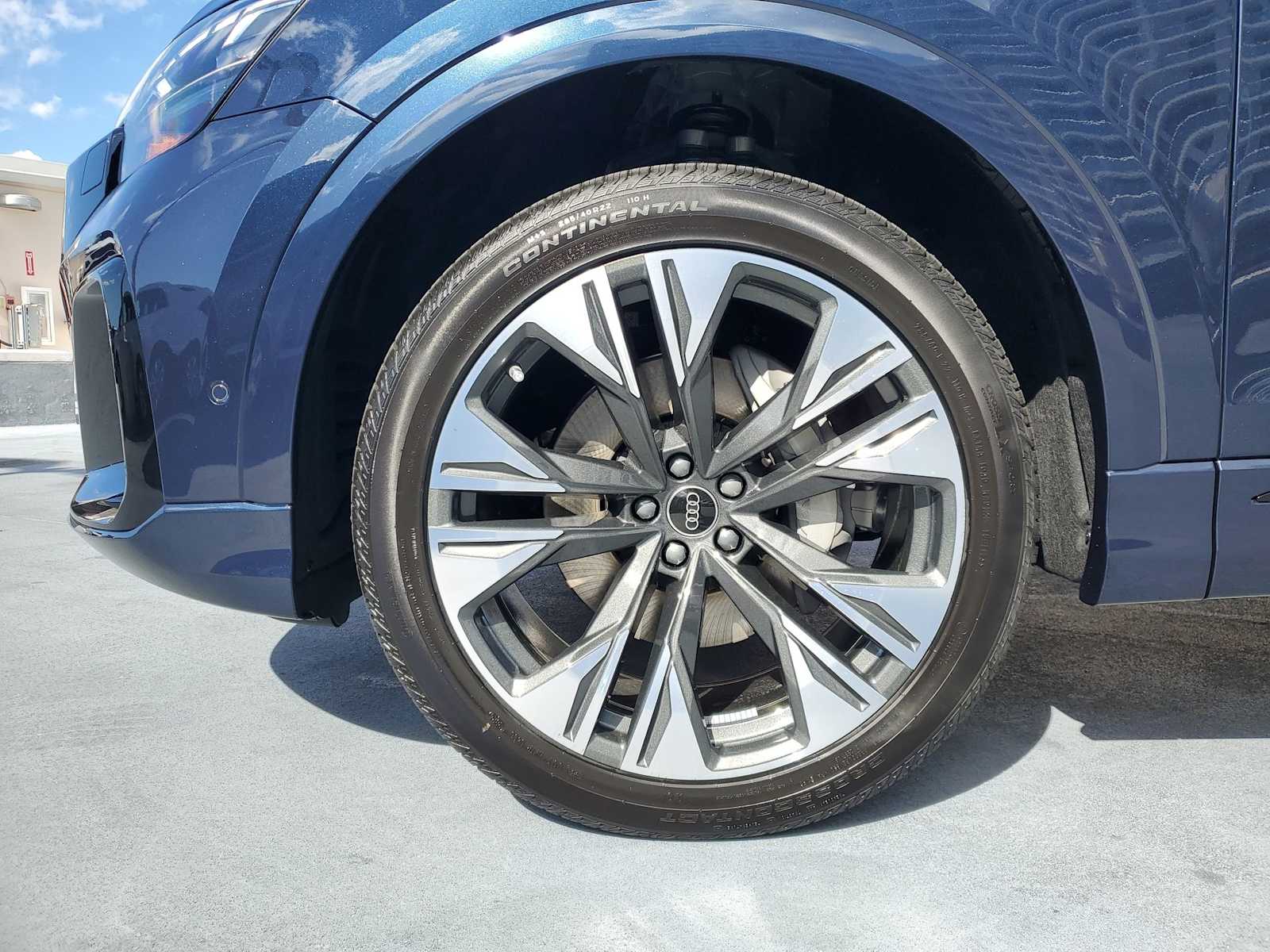 Thumbnail: 2025 Audi Q8 - 10