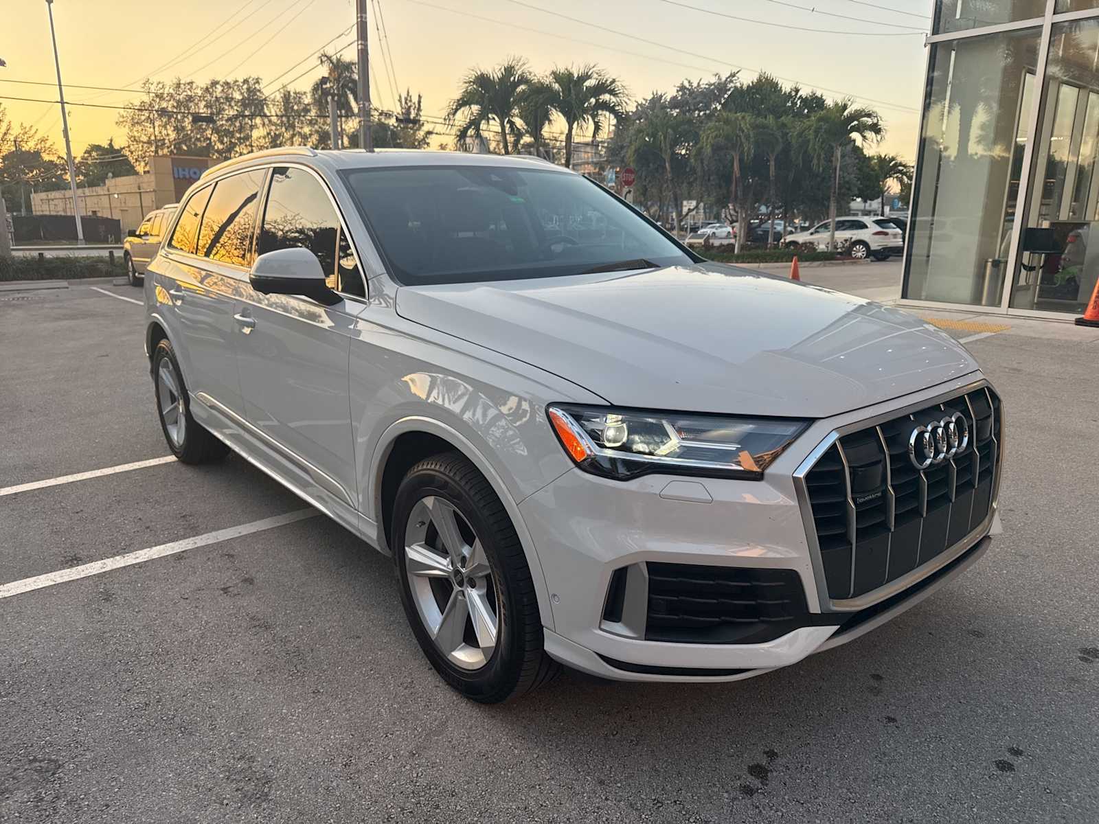 Thumbnail: 2023 Audi Q7 - 1