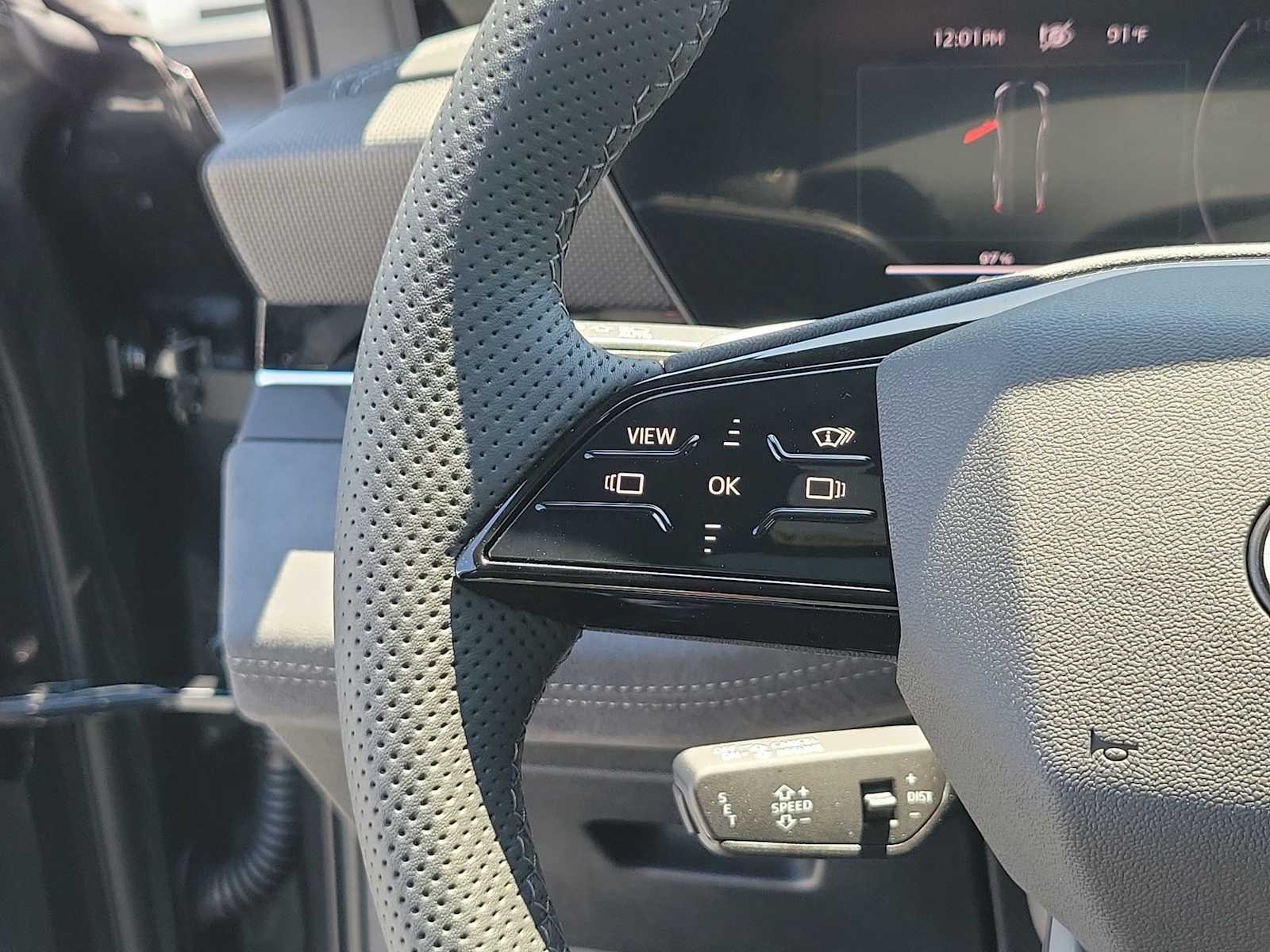 Thumbnail: 2025 Audi e-tron S - 21