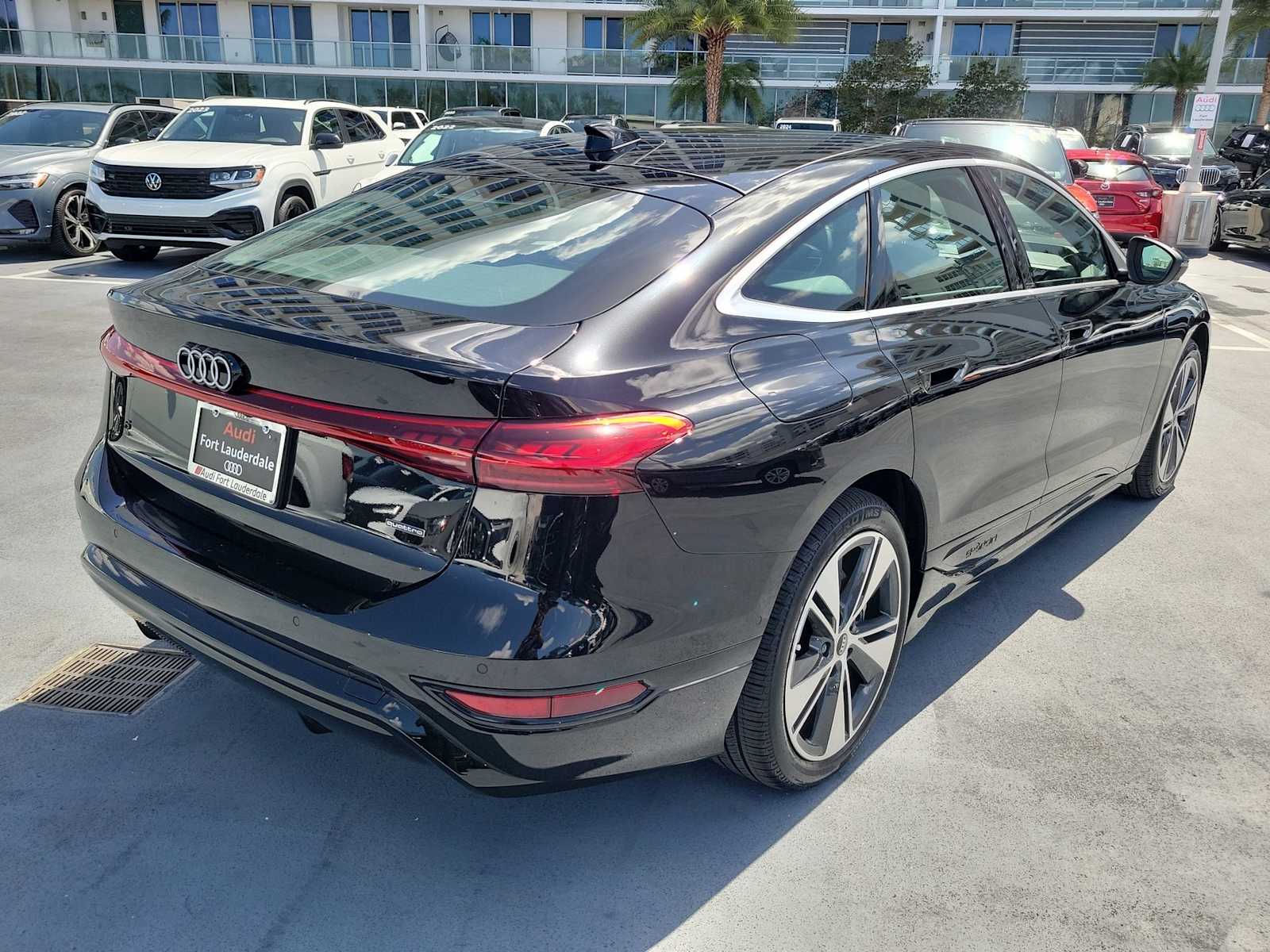 Thumbnail: 2025 Audi e-tron S - 6