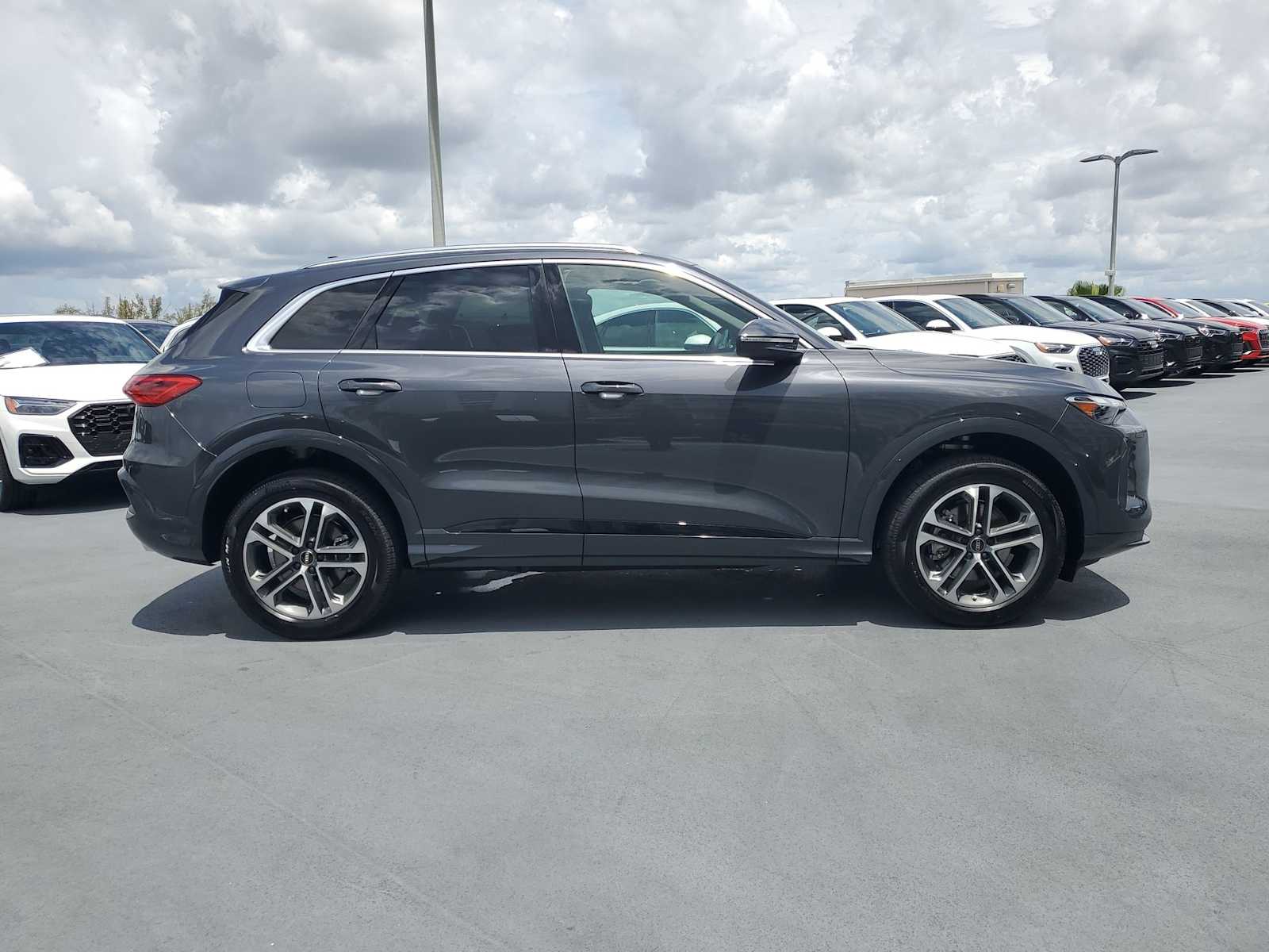 Thumbnail: 2025 Audi Q5 - 7