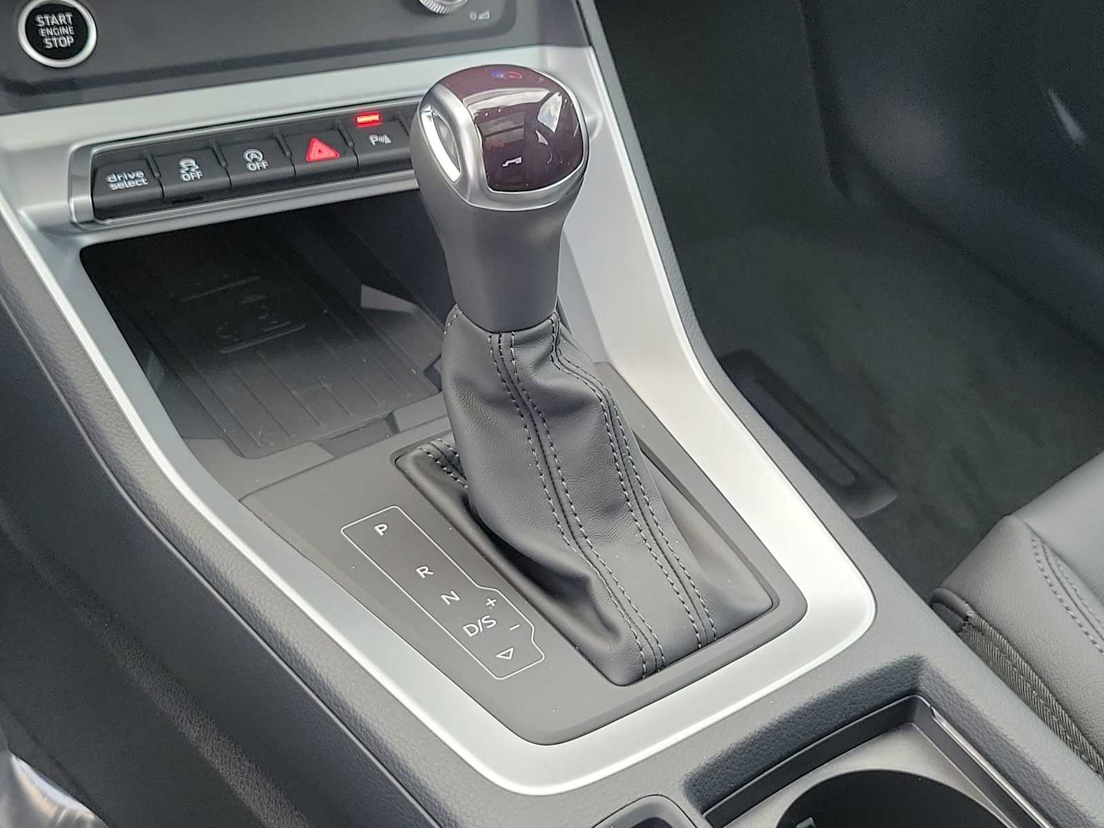 Thumbnail: 2025 Audi Q3 - 25