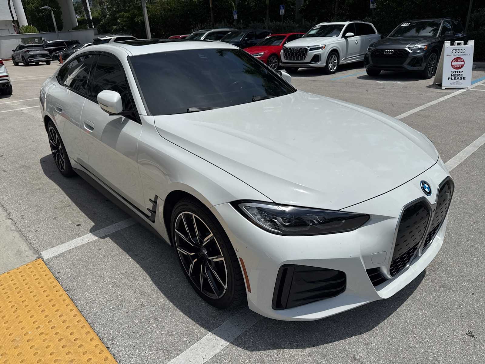 Thumbnail: 2023 BMW i4 - 2