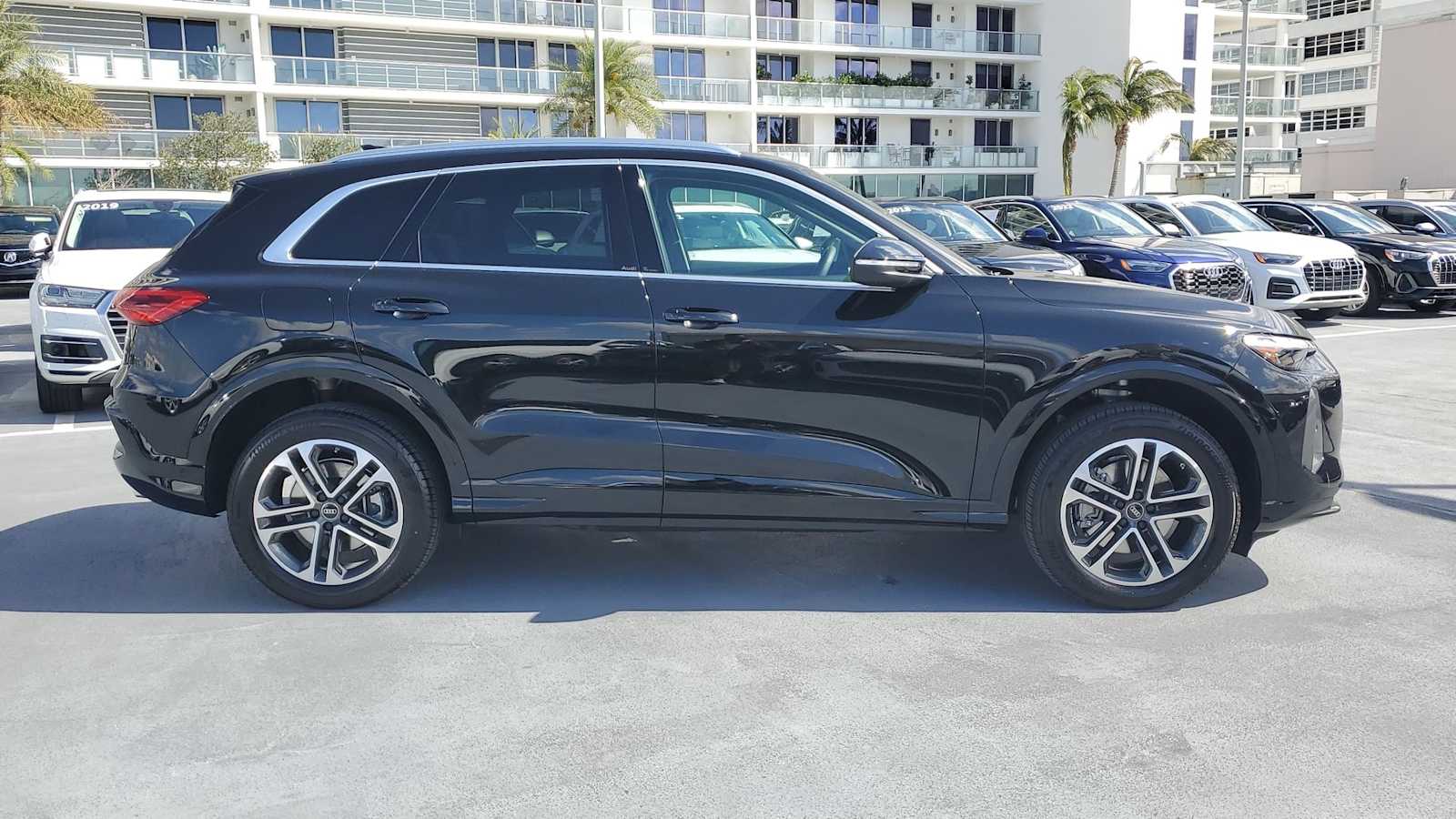 Thumbnail: 2025 Audi Q5 - 7