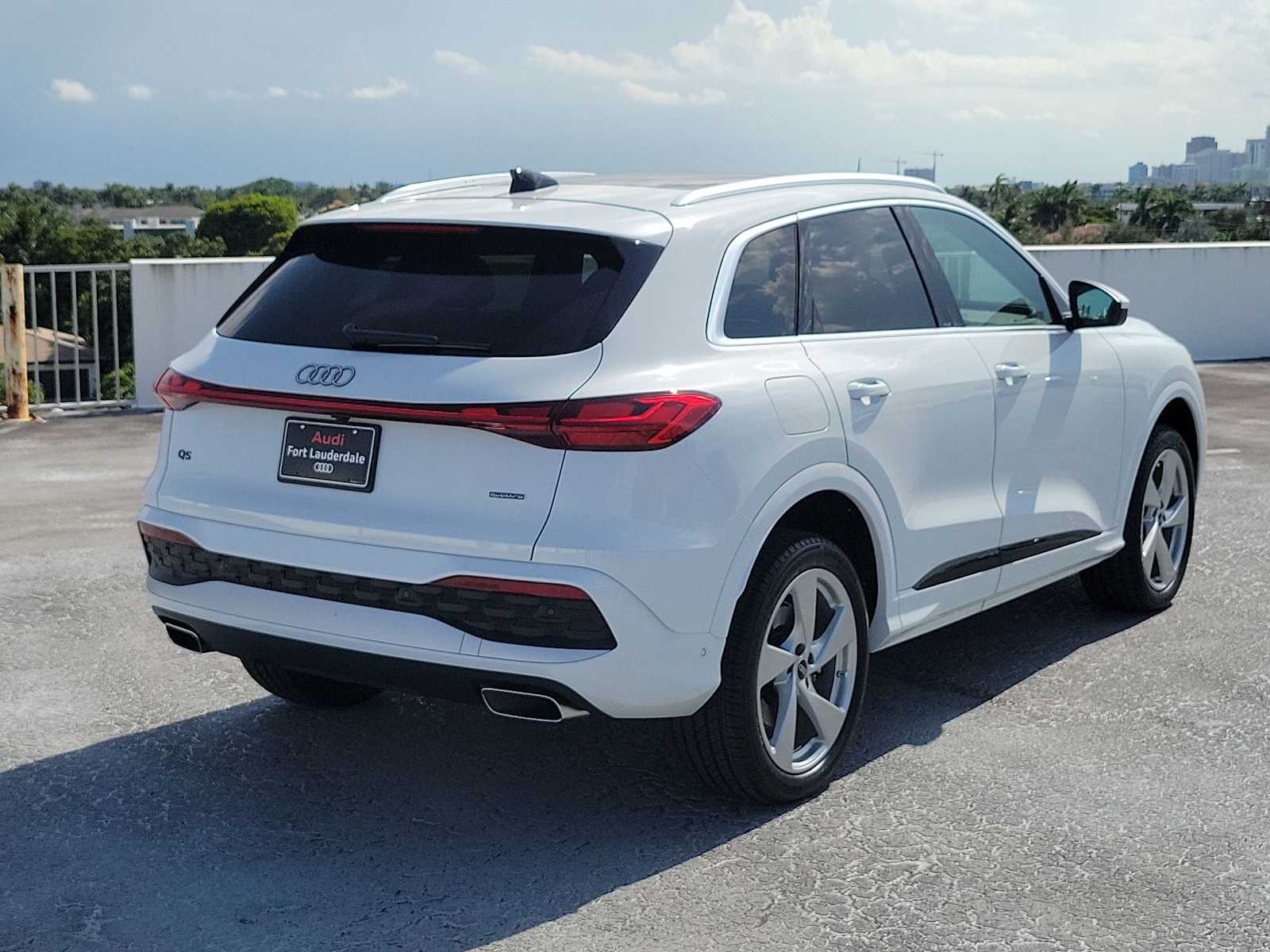 Thumbnail: 2025 Audi Q5 - 6