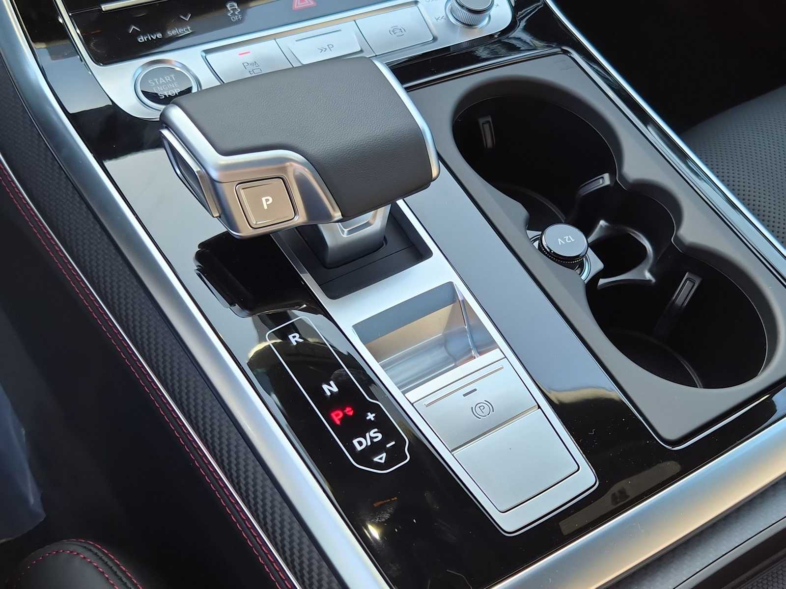 Thumbnail: 2026 Audi Q8 - 25