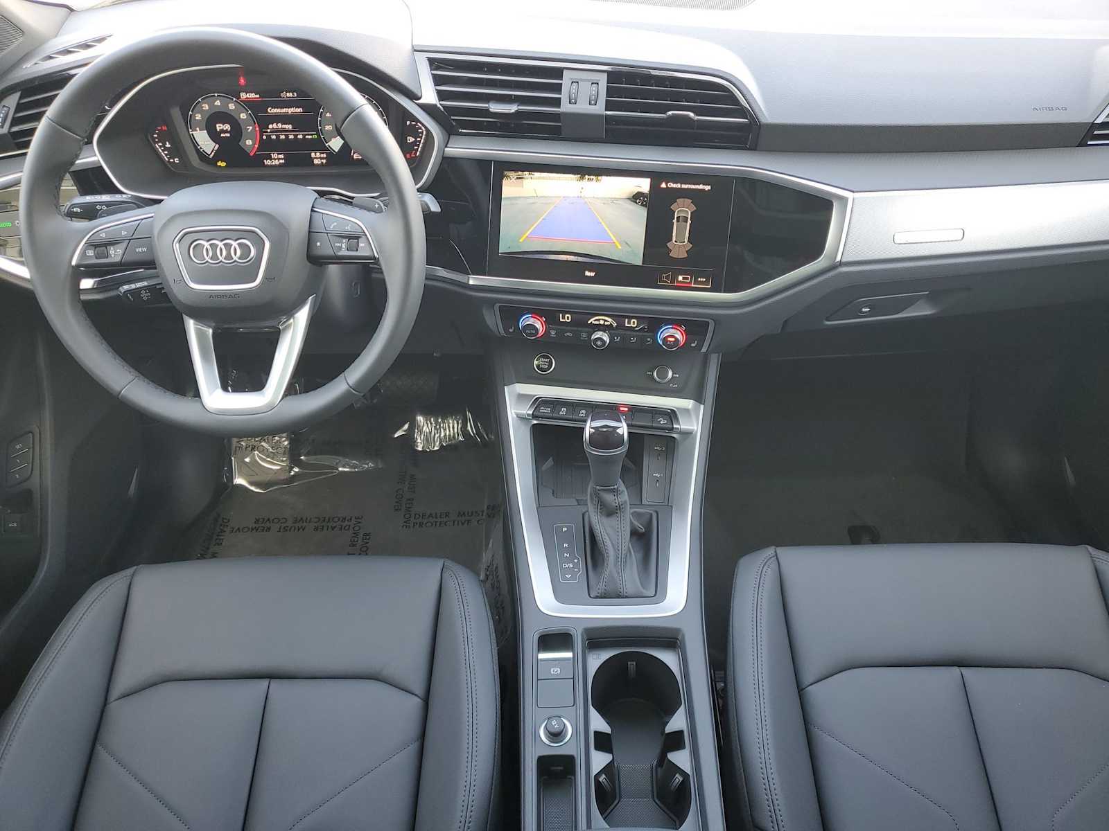 Thumbnail: 2025 Audi Q3 - 11