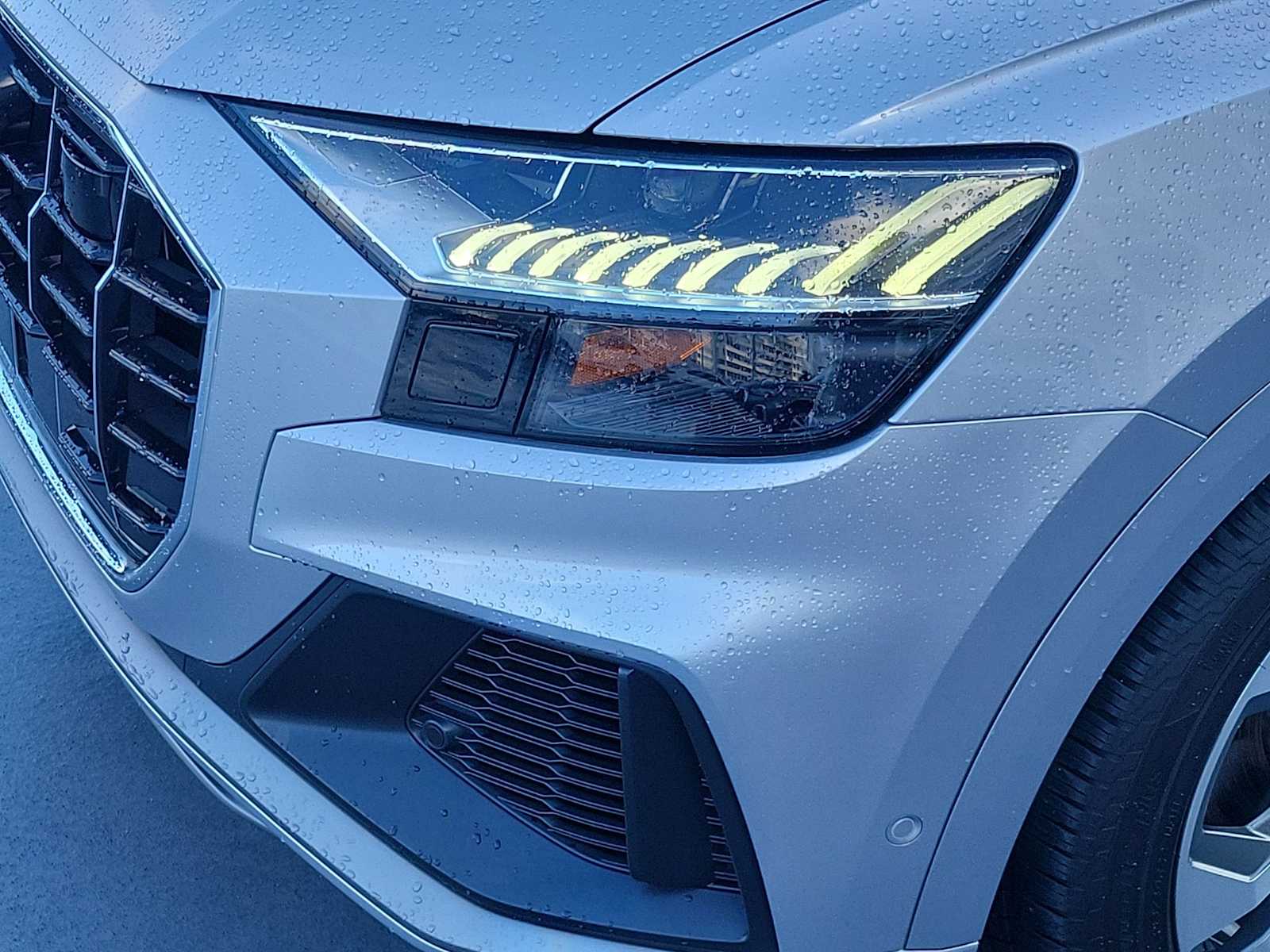 Thumbnail: 2022 Audi Q8 - 10