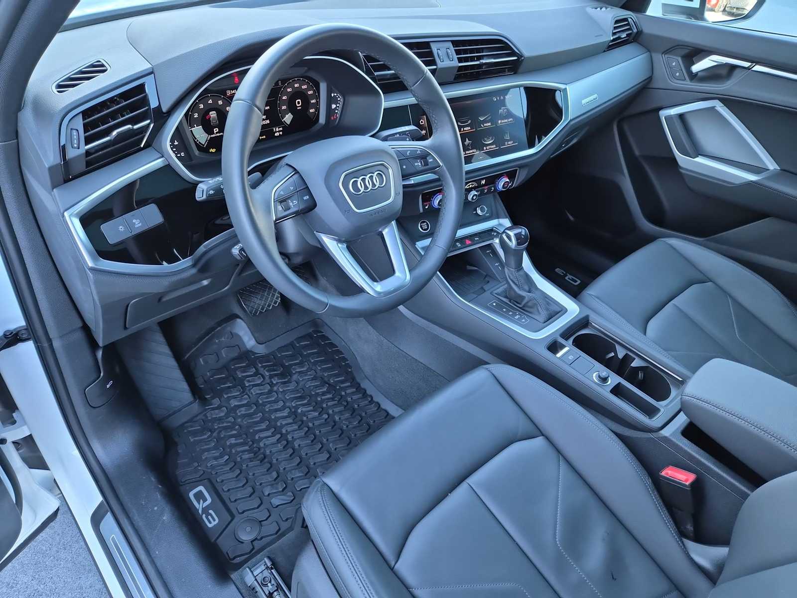 Thumbnail: 2025 Audi Q3 - 2