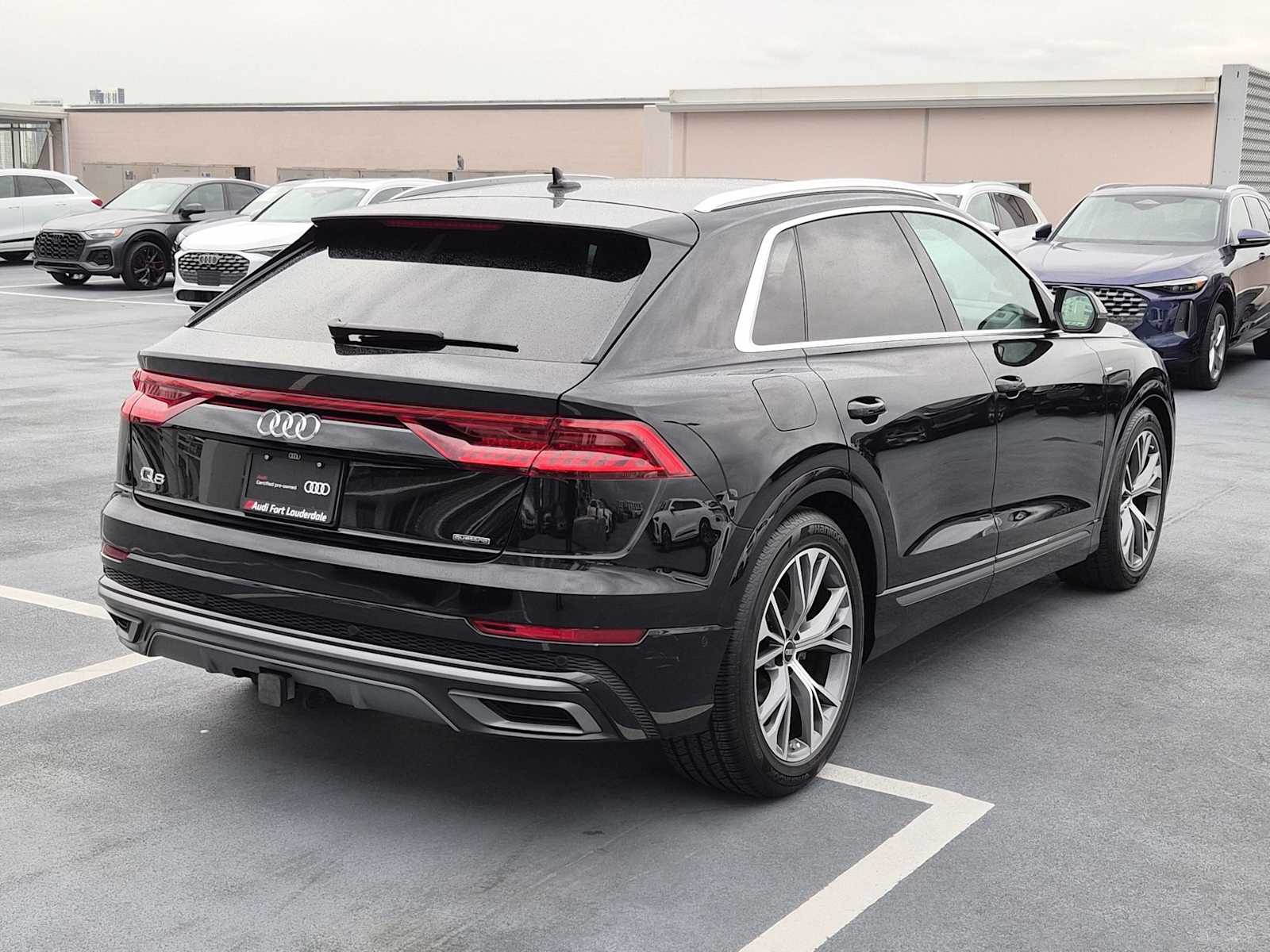 Thumbnail: 2023 Audi Q8 - 6