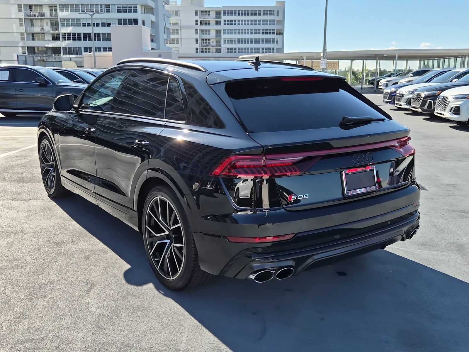 Thumbnail: 2023 Audi SQ8 - 4