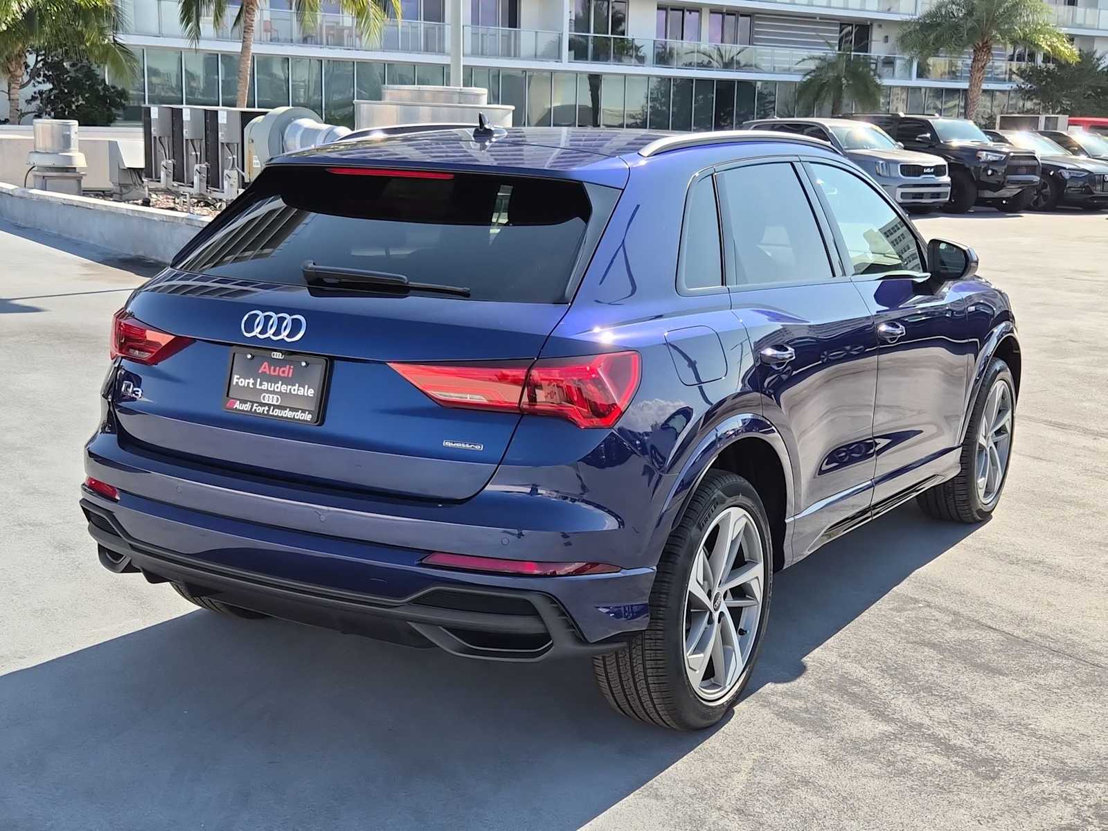 Thumbnail: 2025 Audi Q3 - 6