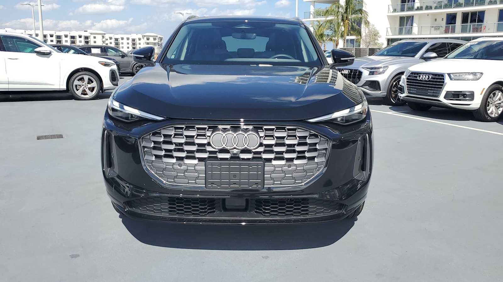 Thumbnail: 2025 Audi Q5 - 9