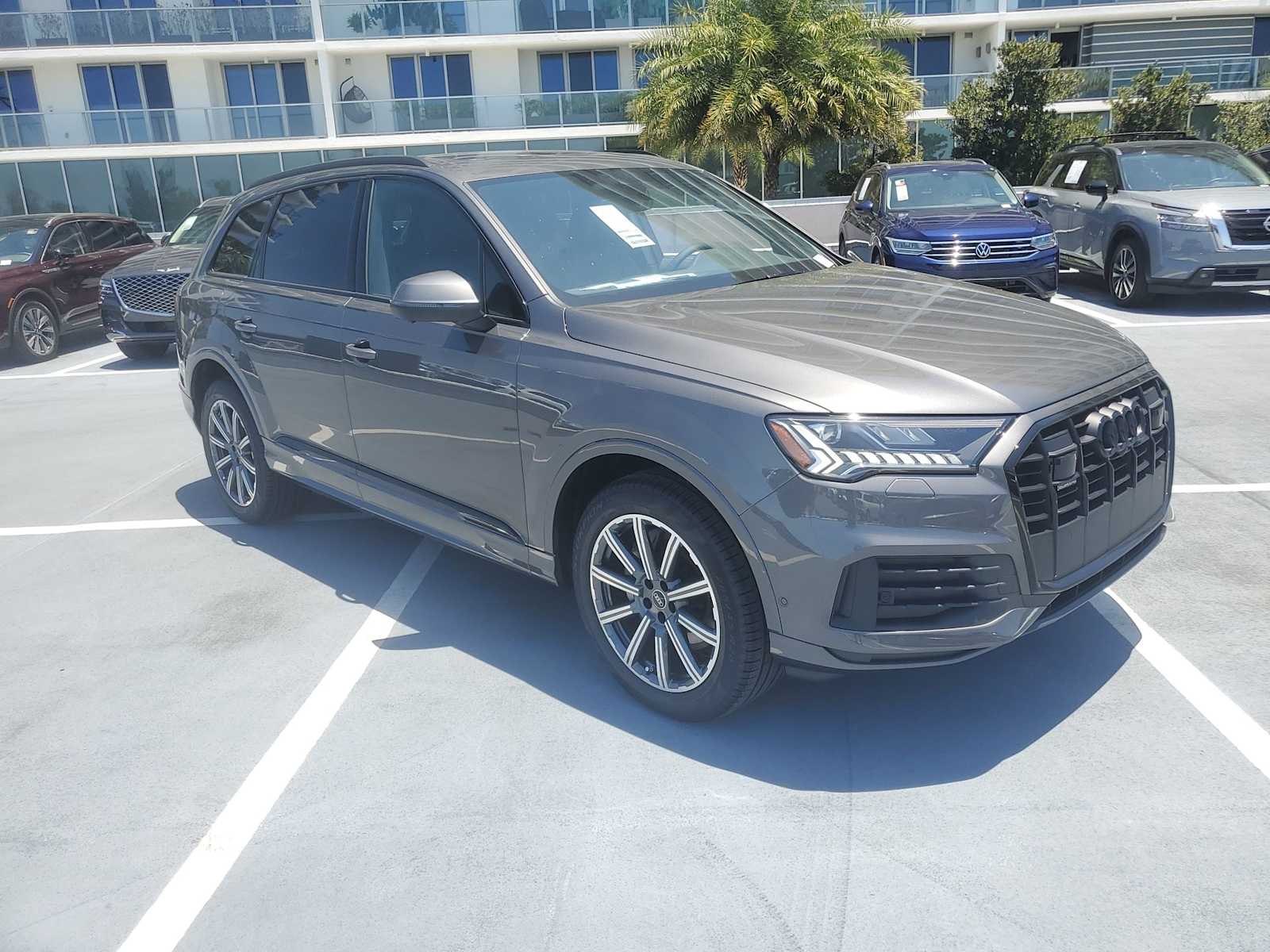 Thumbnail: 2023 Audi Q7 - 8