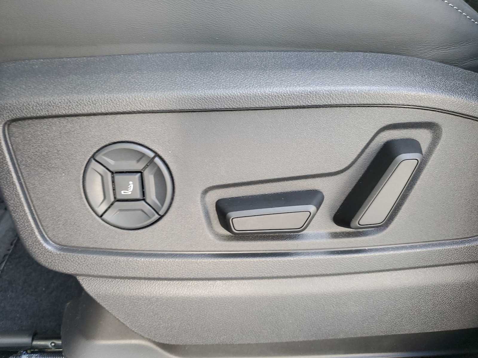 2025 Audi SQ5 Premium Plus 13