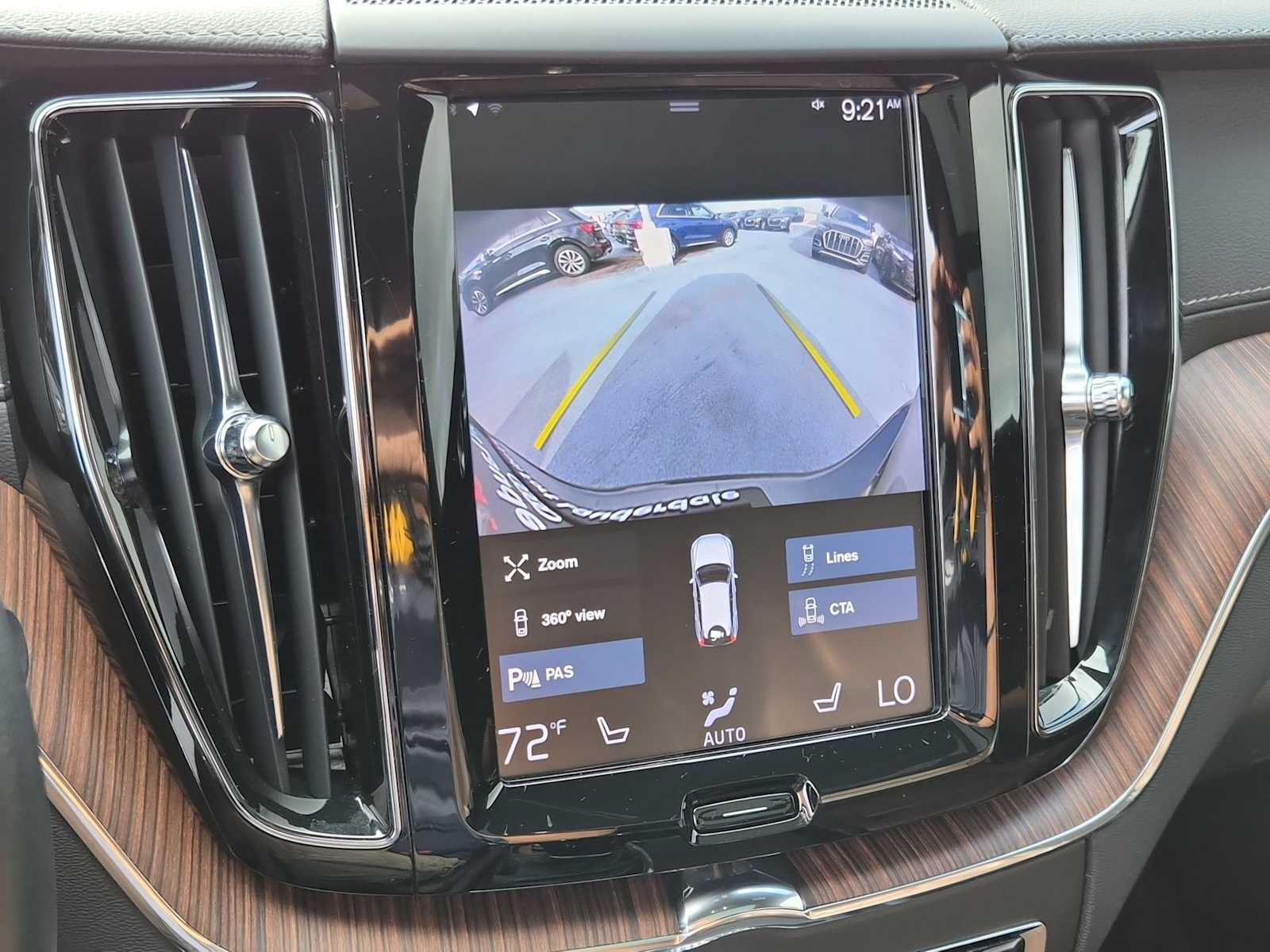 Thumbnail: 2021 Volvo XC60 - 24