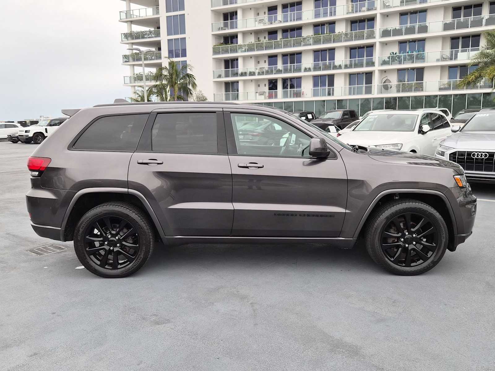 Thumbnail: 2019 Jeep Grand Cherokee - 7