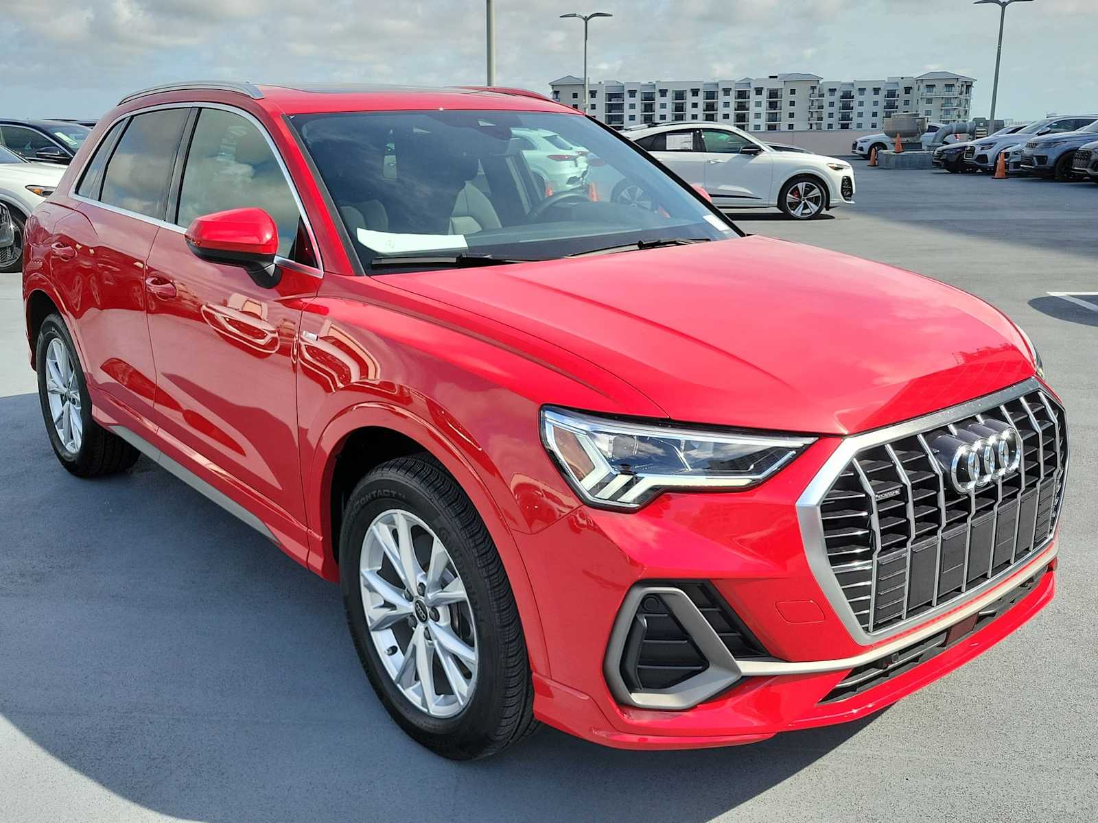 Thumbnail: 2025 Audi Q3 - 8