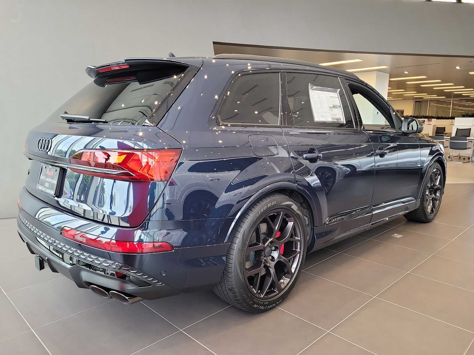 Thumbnail: 2026 Audi SQ7 - 5