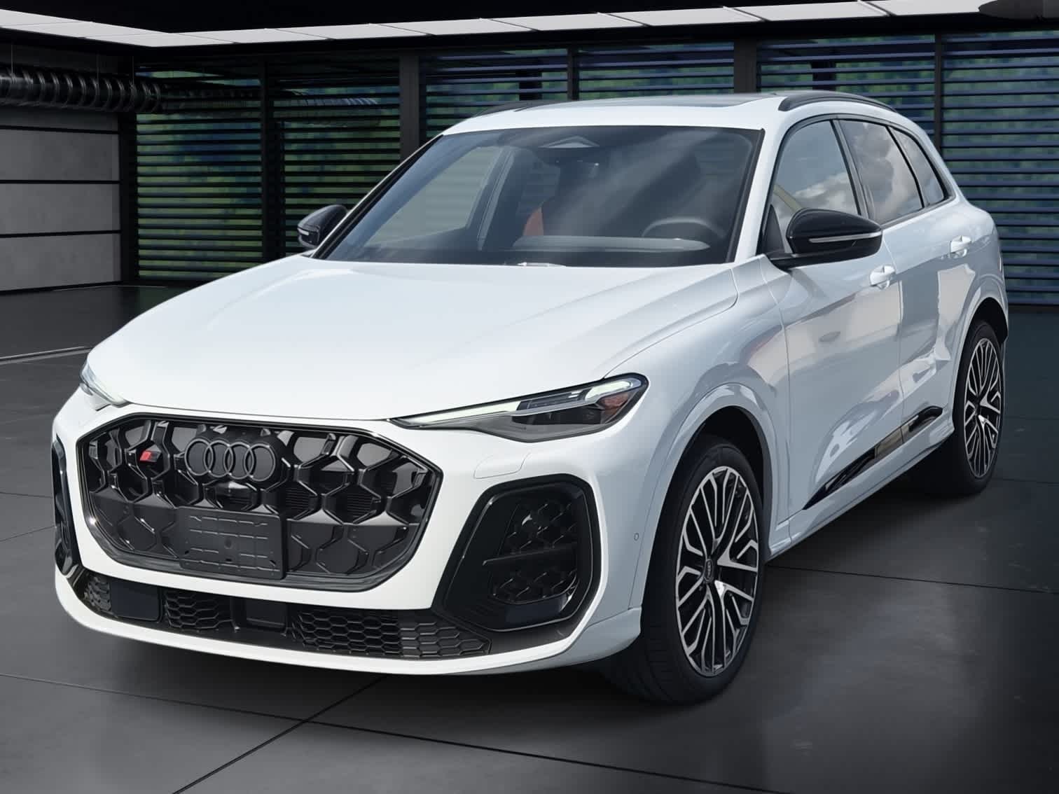 Thumbnail: 2025 Audi SQ5 - 1